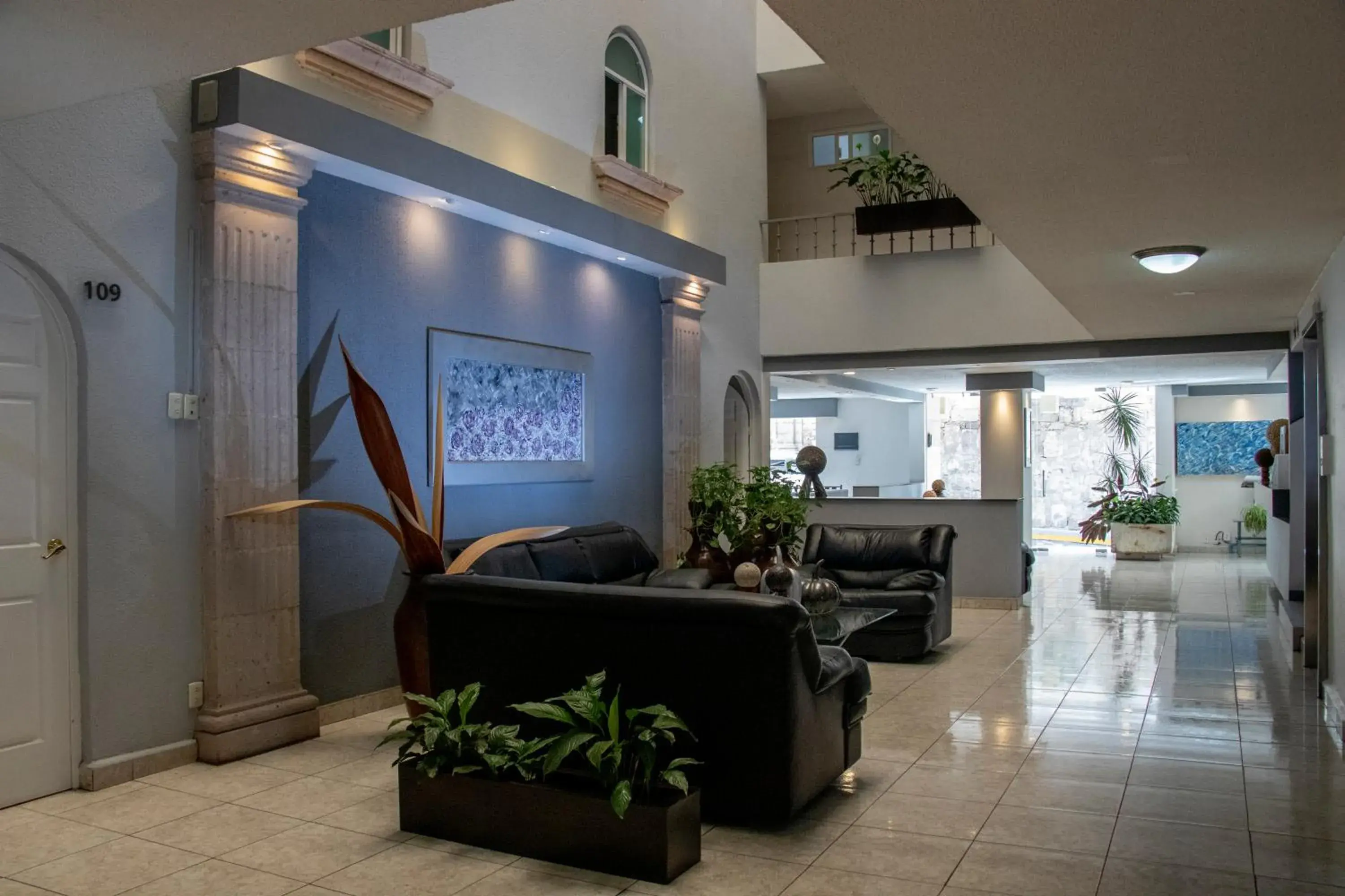 Living room, Lobby/Reception in Hotel Qualitel Plus