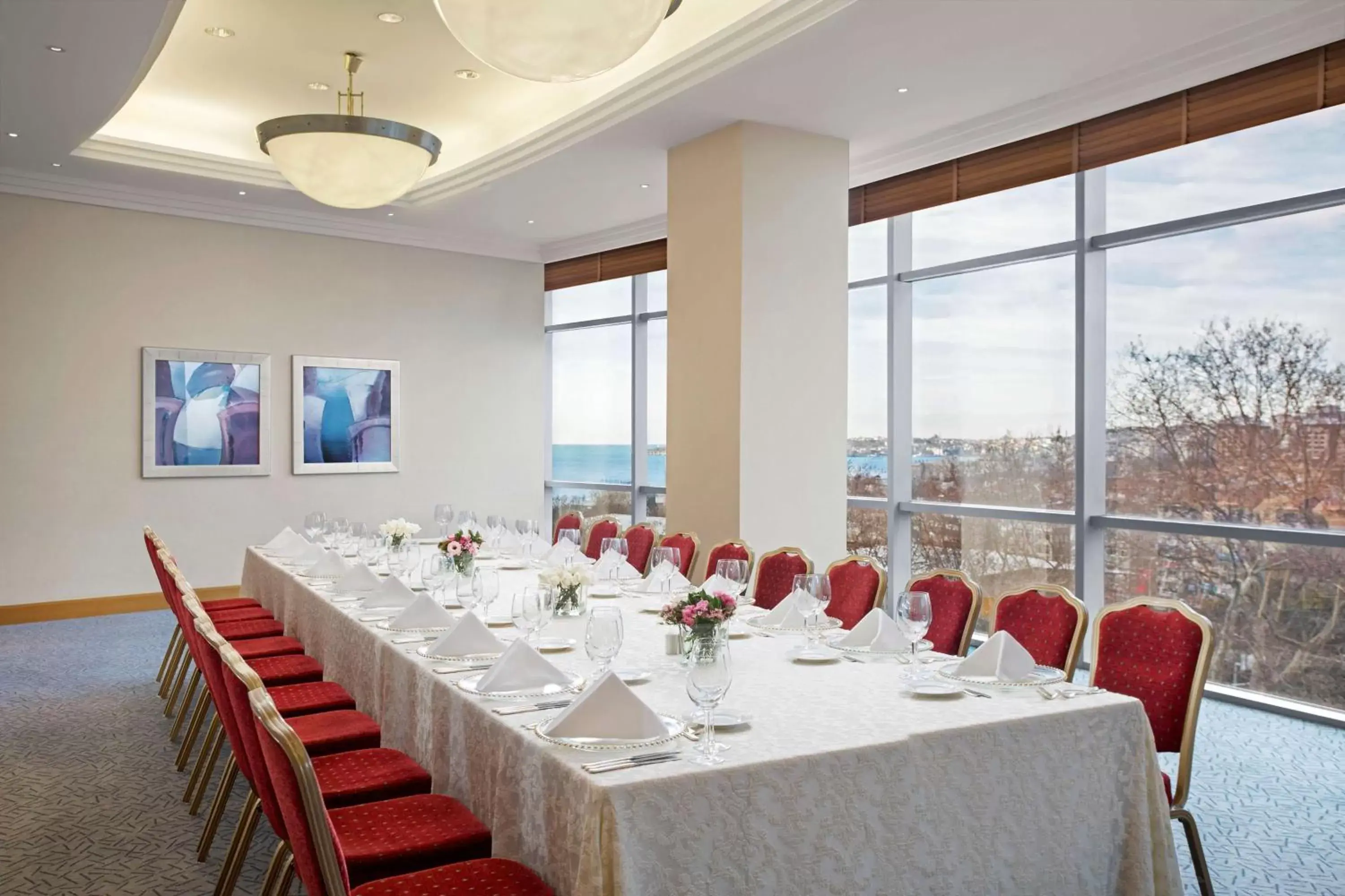 Meeting/conference room, Restaurant/Places to Eat in Conrad Istanbul Bosphorus