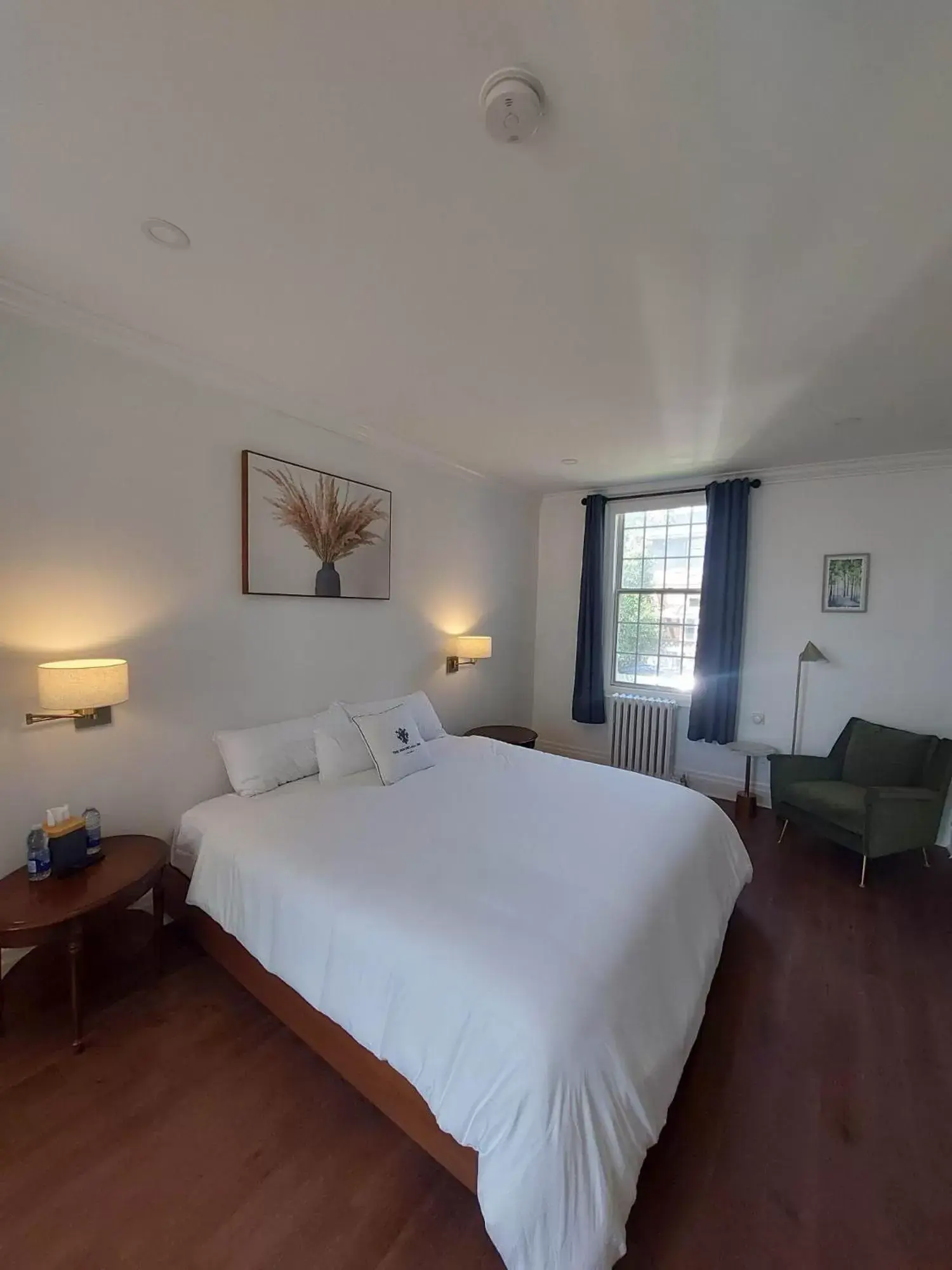 Bedroom, Bed in Hochelaga Inn