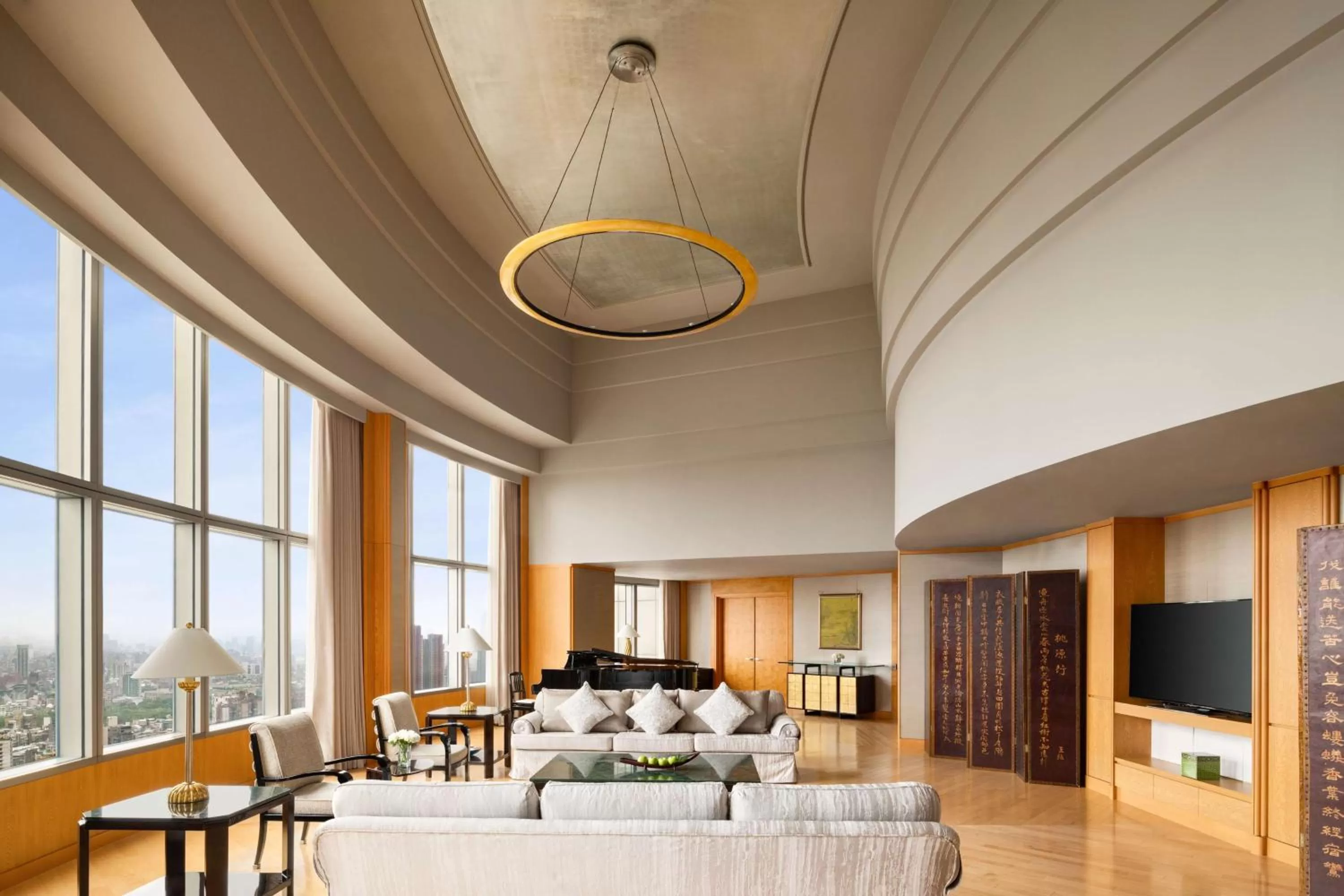 Living room in Shangri-La Far Eastern, Taipei