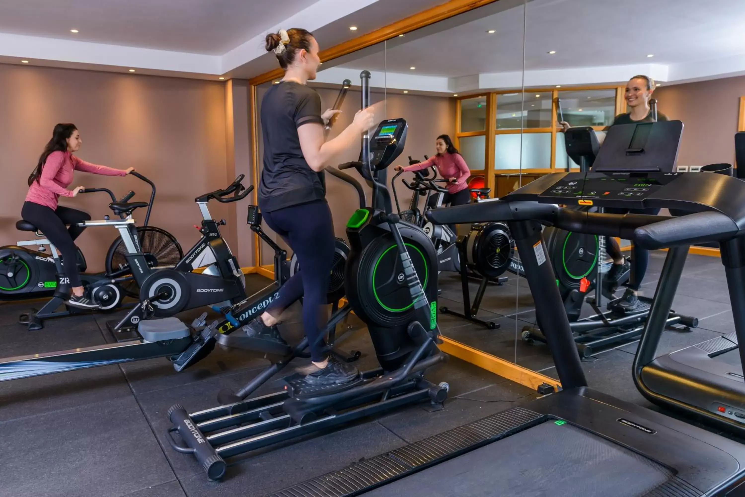 Fitness centre/facilities, Fitness Center/Facilities in The Lake Hotel