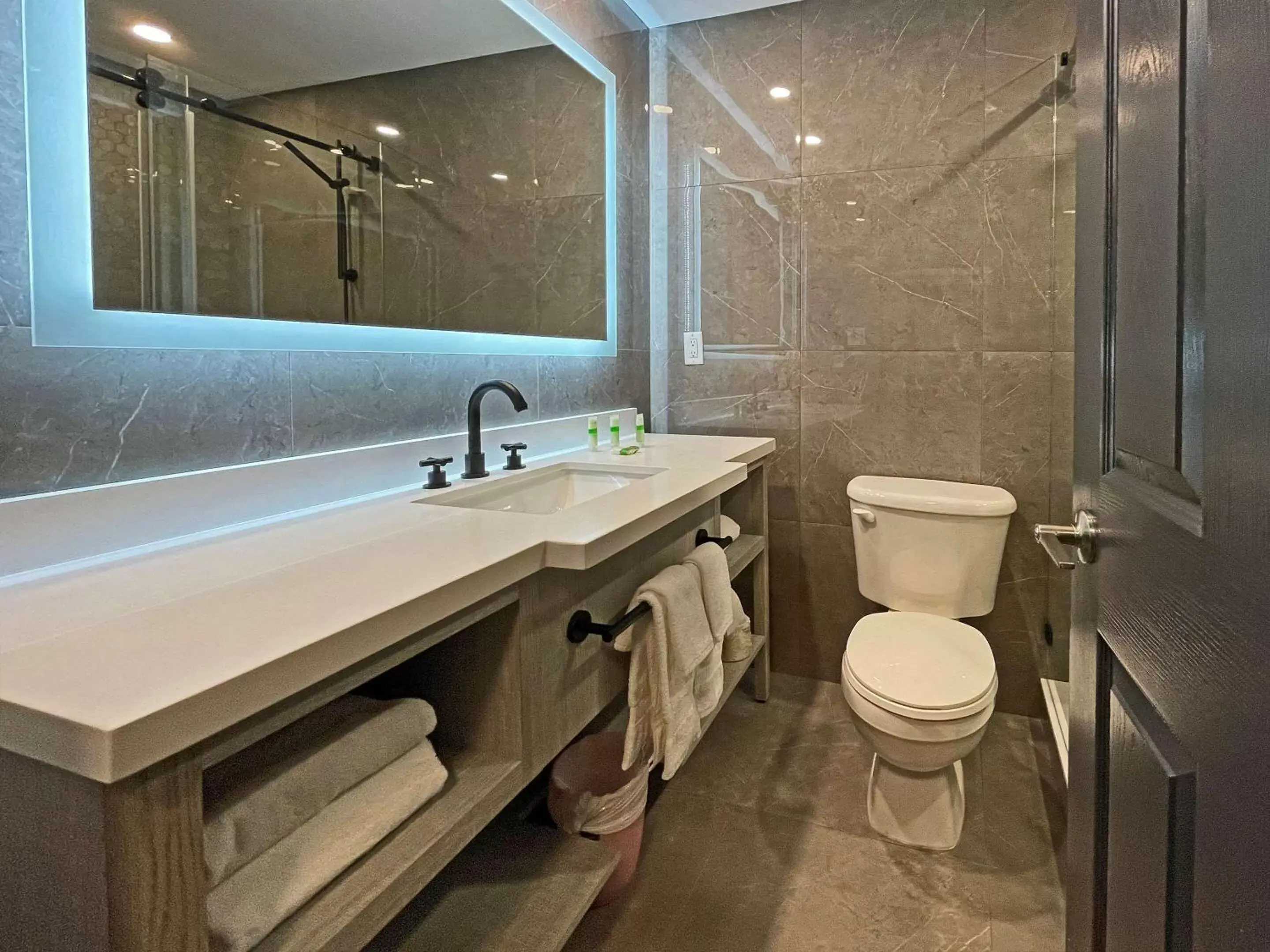 Bathroom in The Grand Tappattoo Resort, Ascend Hotel Collection