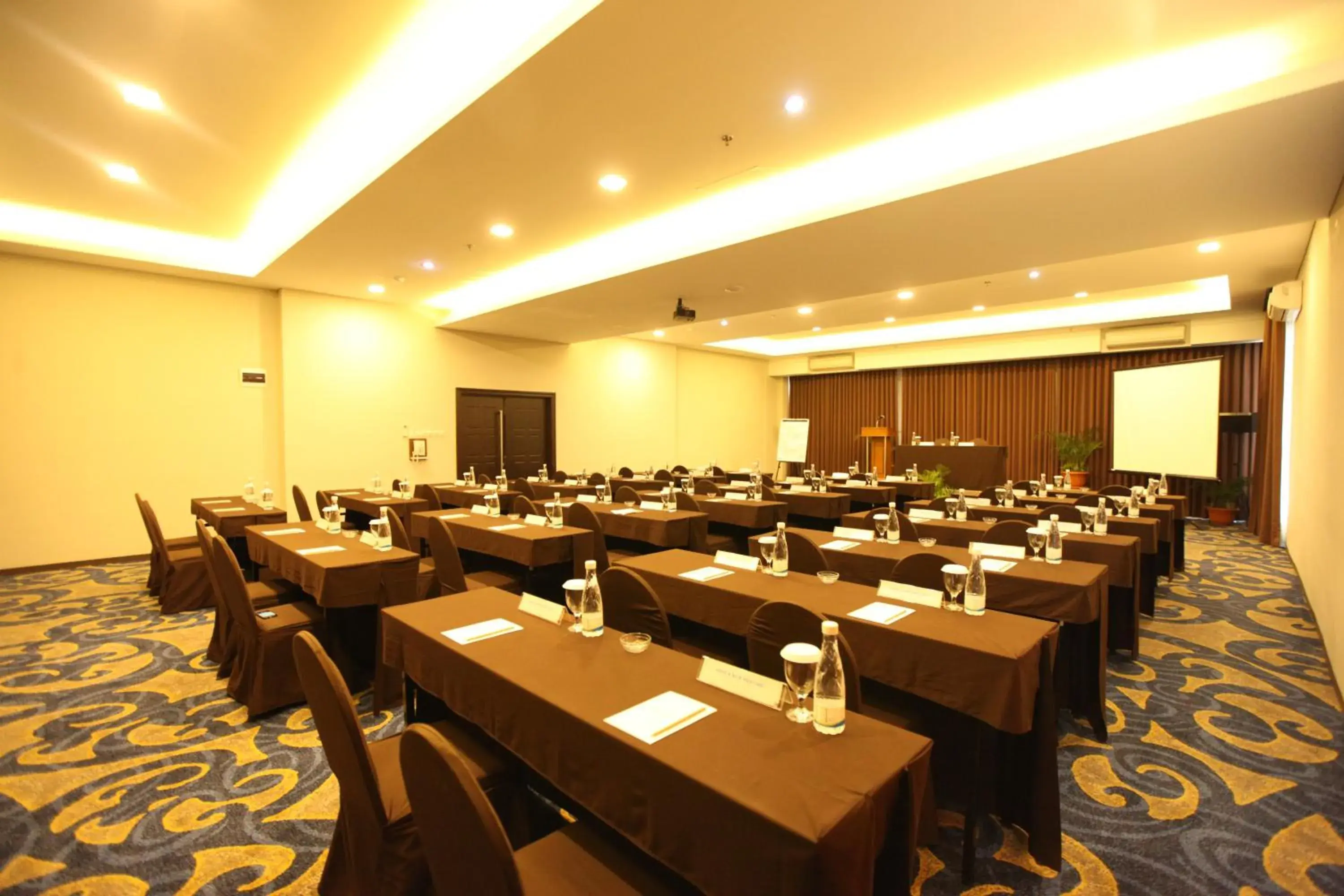 Business facilities in Grand Tebu Hotel