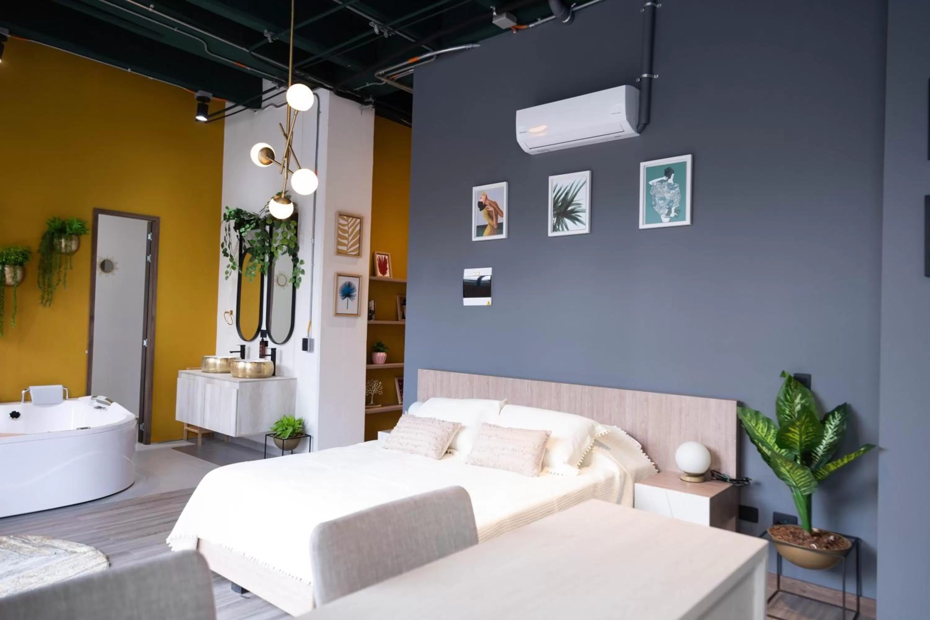 Seating area in Royal Living Poblado