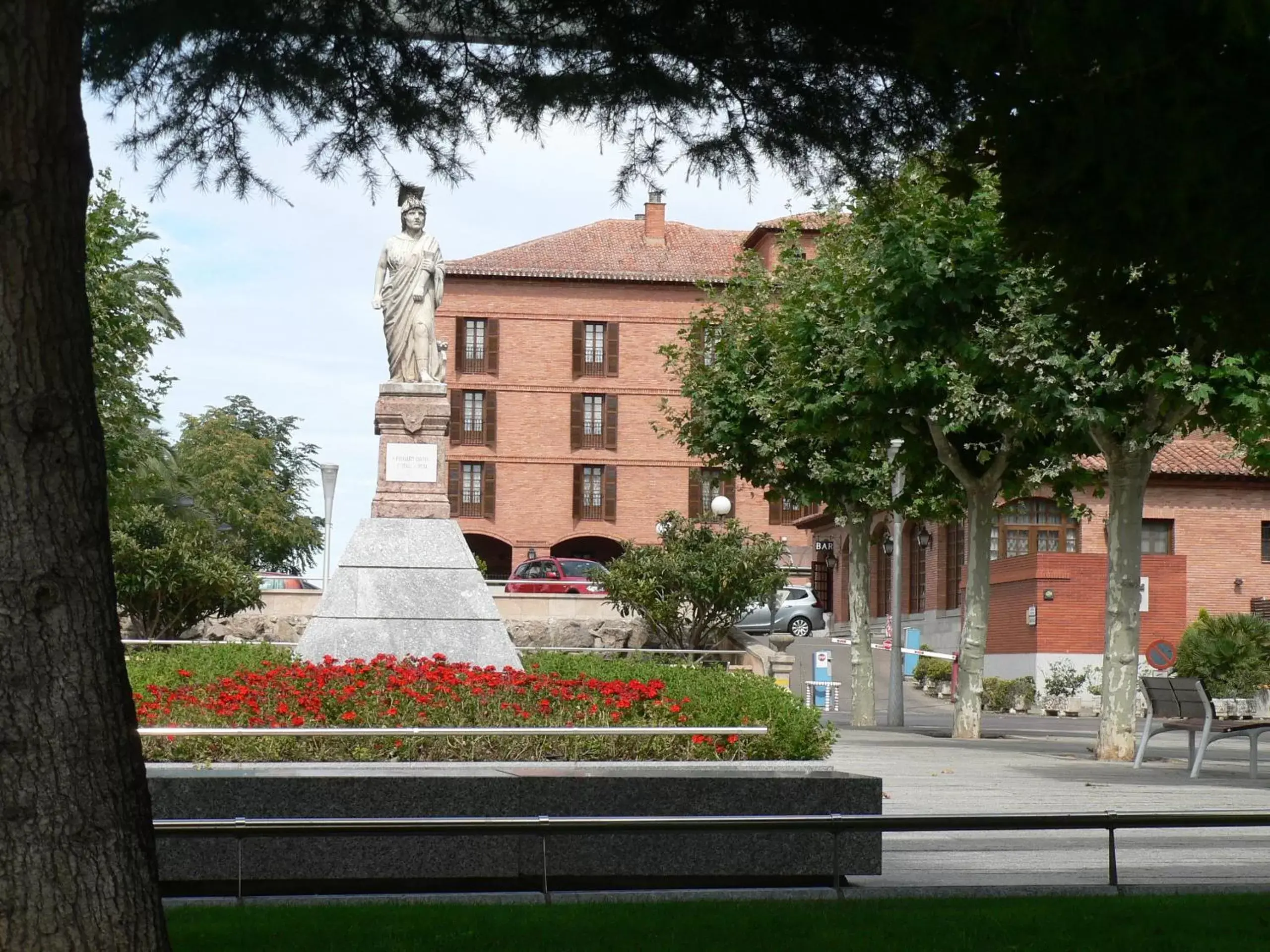 Property Building in Parador de Calahorra