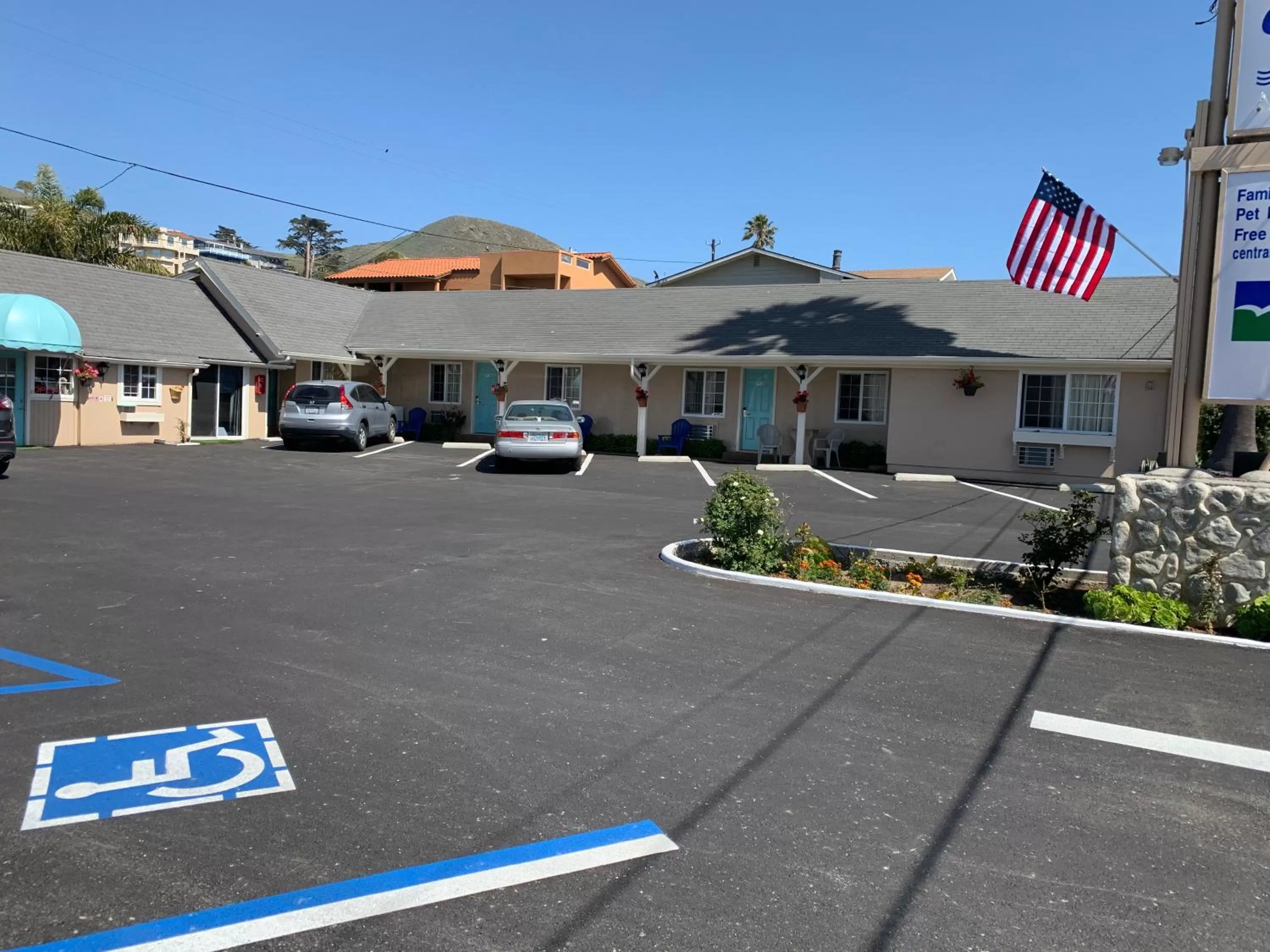 Property building in Central Coast Inn Cayucos