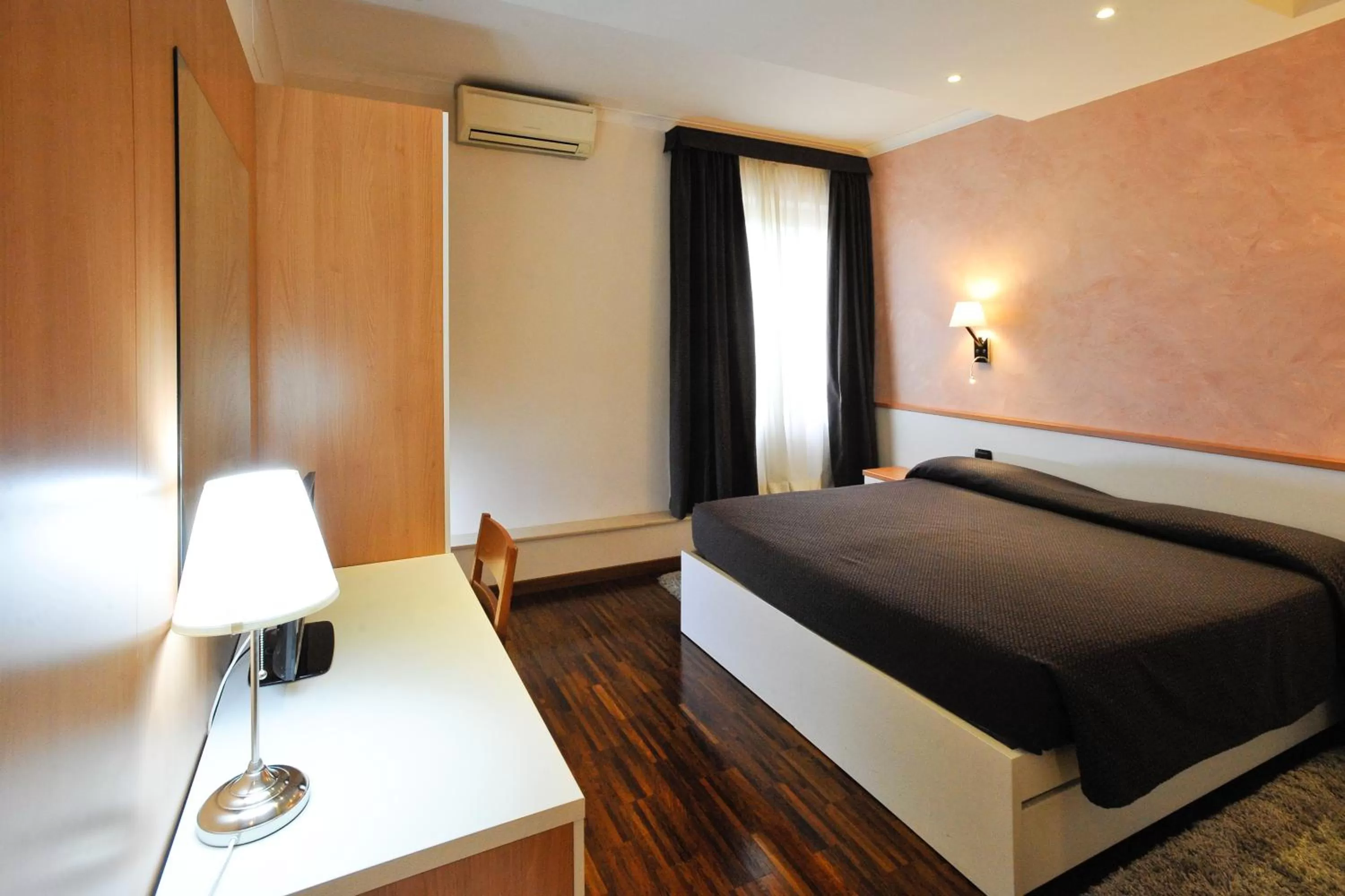 Bedroom, Bed in Hotel Roma Tiburtina Metro