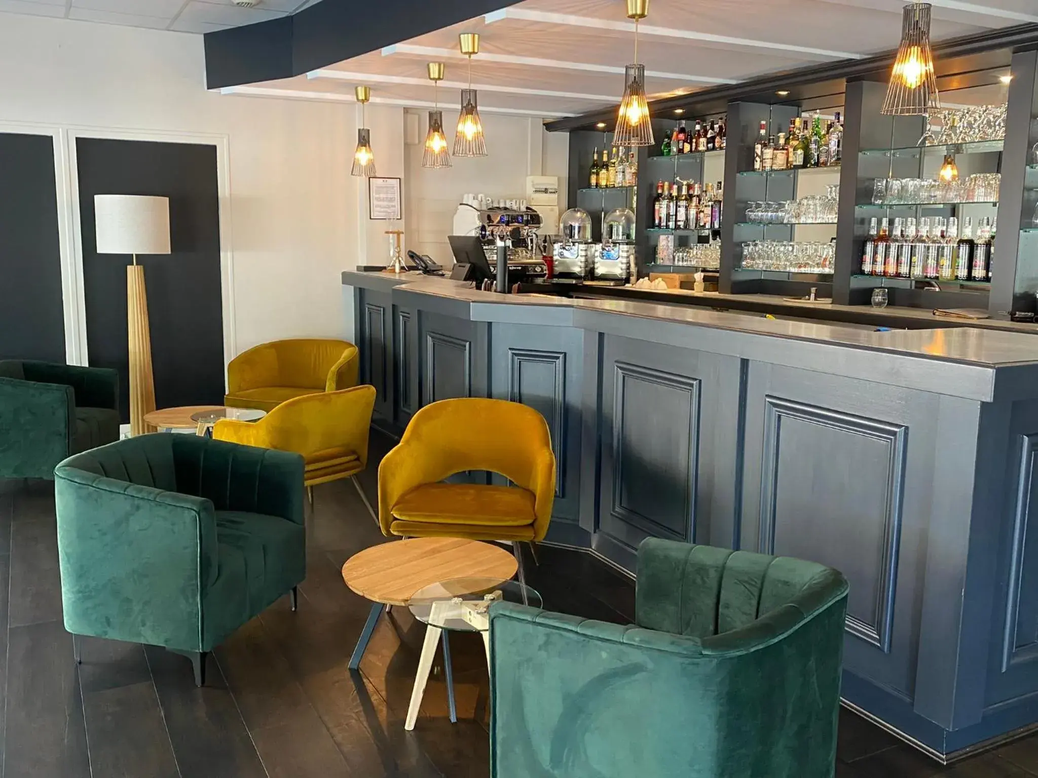 Lounge or bar, Lounge/Bar in Hotel Restaurant Saint-Benoit