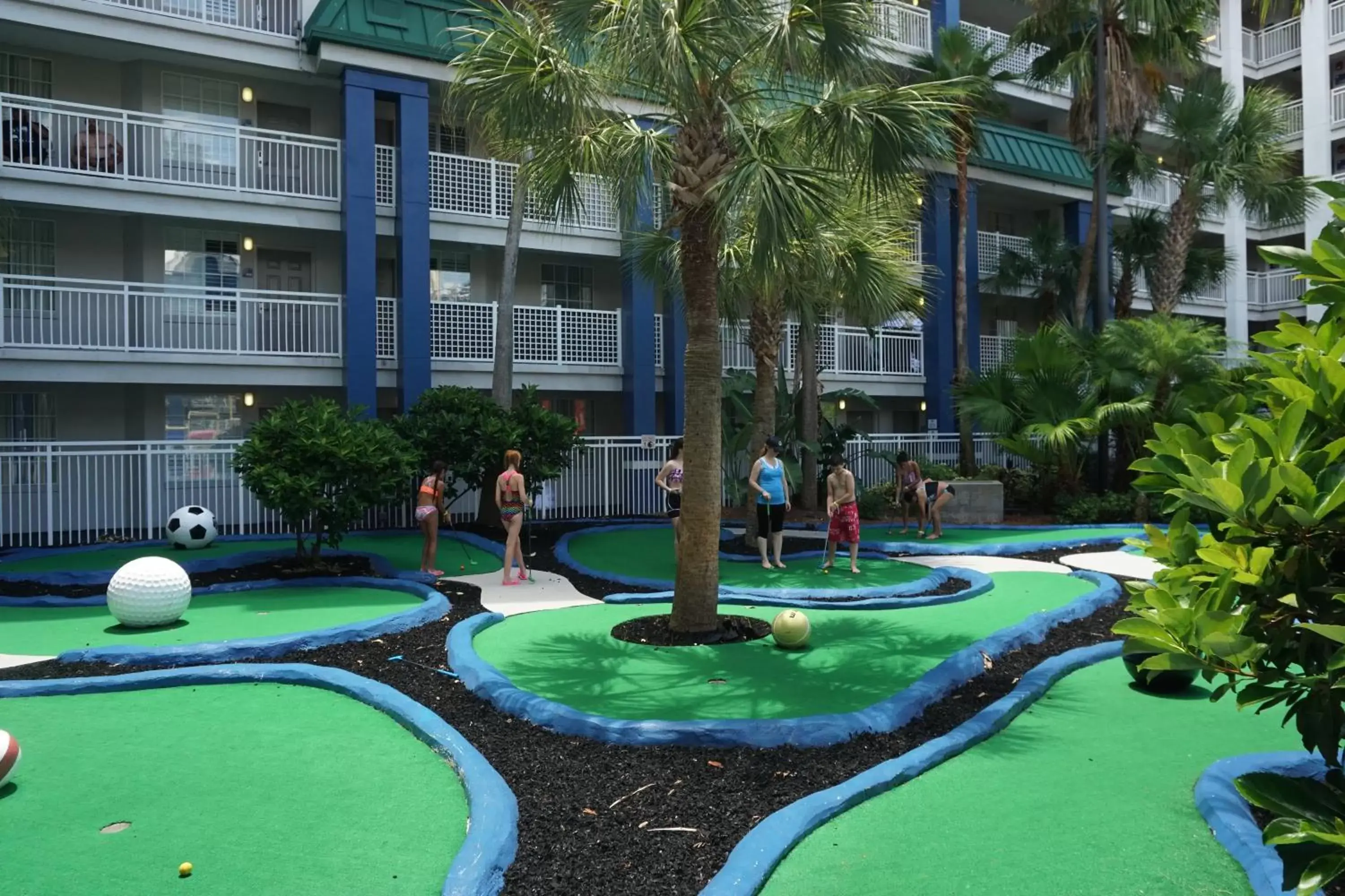 Golfcourse, Swimming Pool in Holiday Inn Resort Orlando Suites - Waterpark, an IHG Hotel