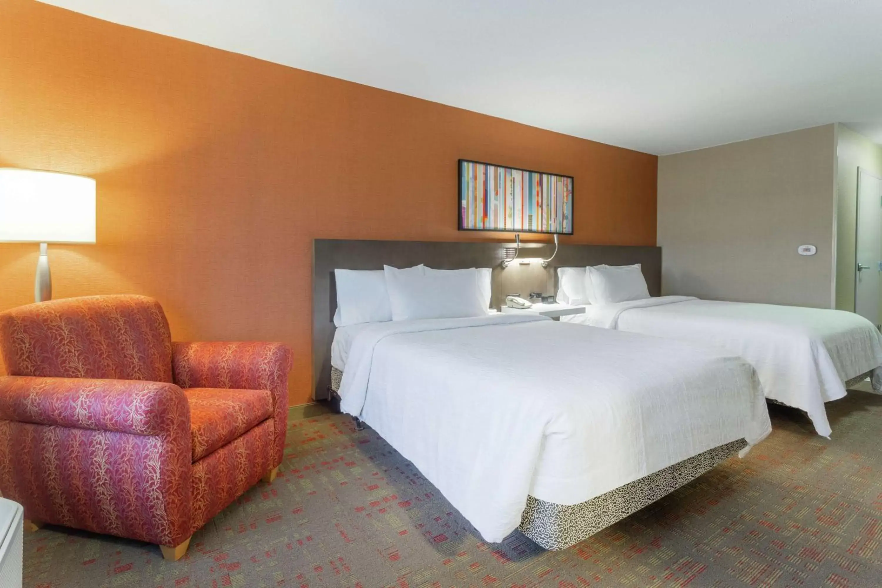 Living room, Bed in Hilton Garden Inn Chicago/Tinley Park