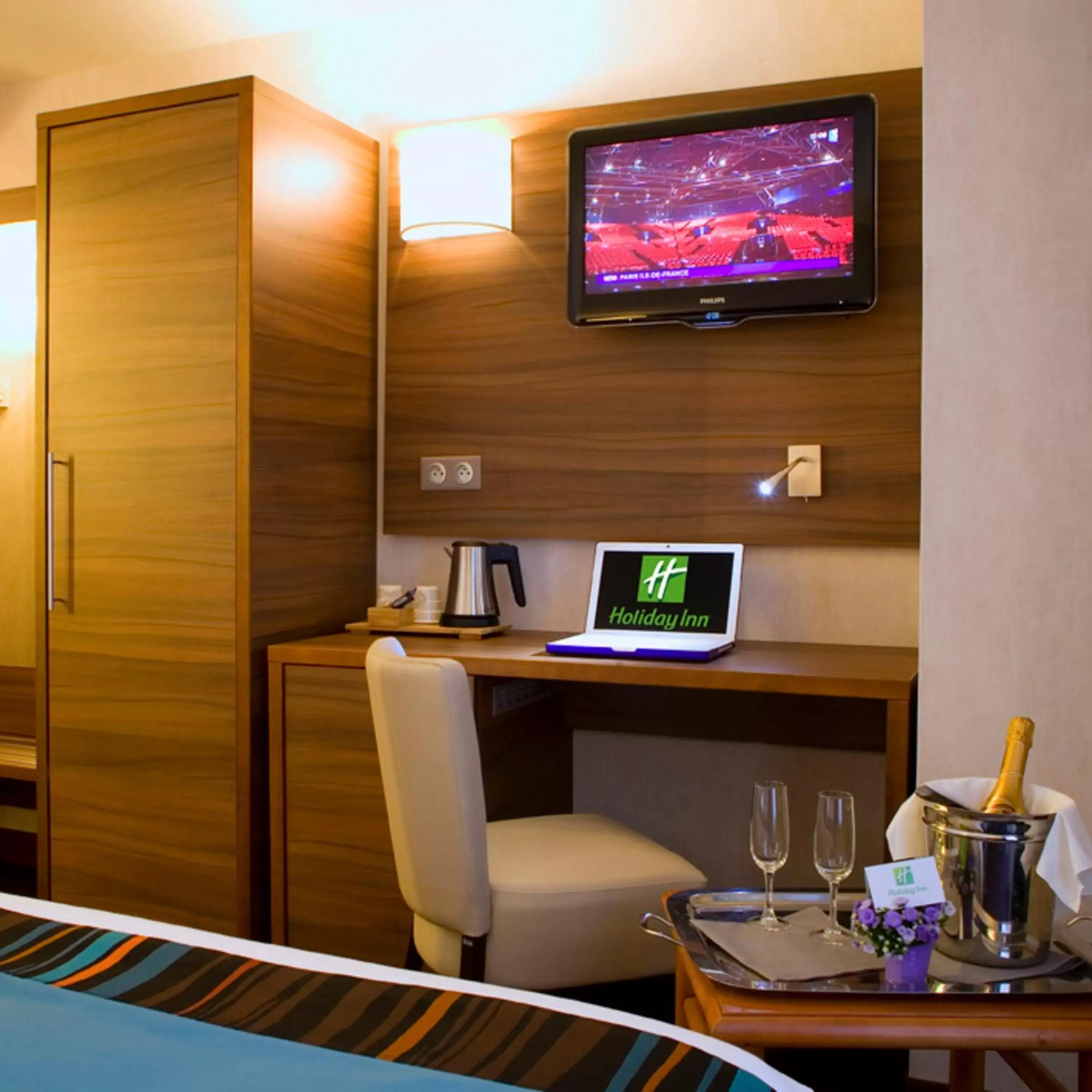 TV and multimedia, TV/Entertainment Center in Holiday Inn Paris Montmartre, an IHG Hotel