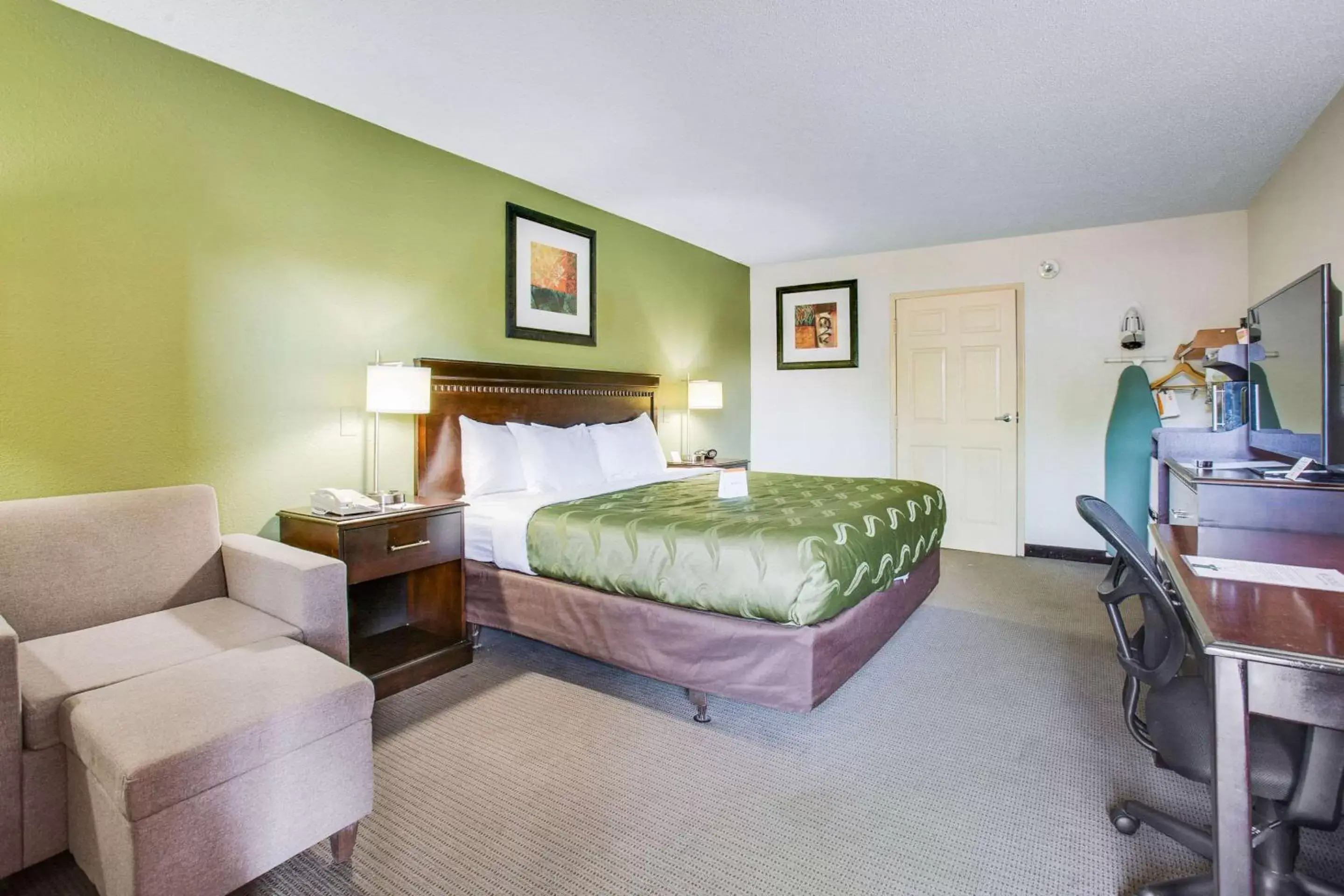 Bedroom in Quality Inn Fort Campbell