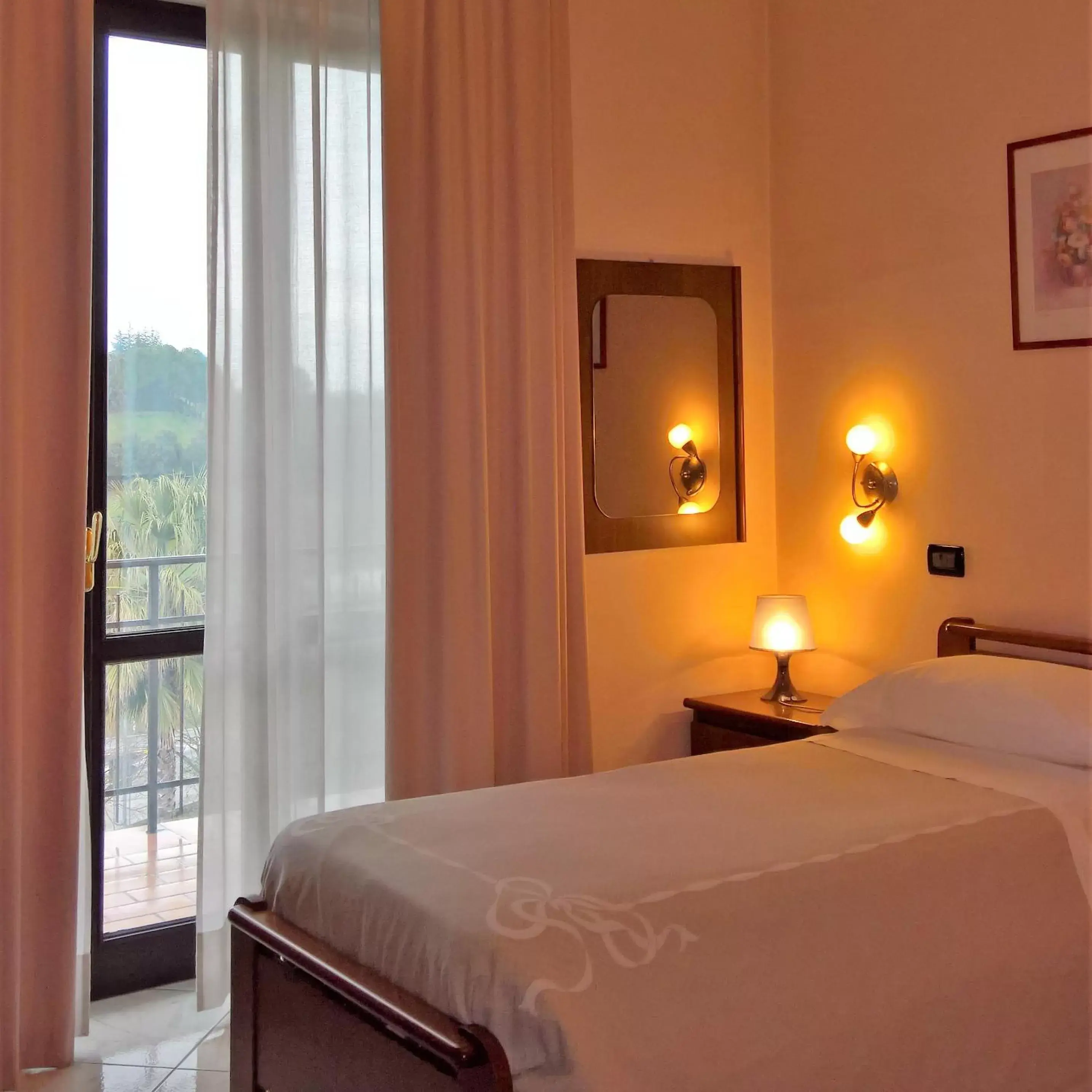 Day, Bed in Hotel La Rotonda