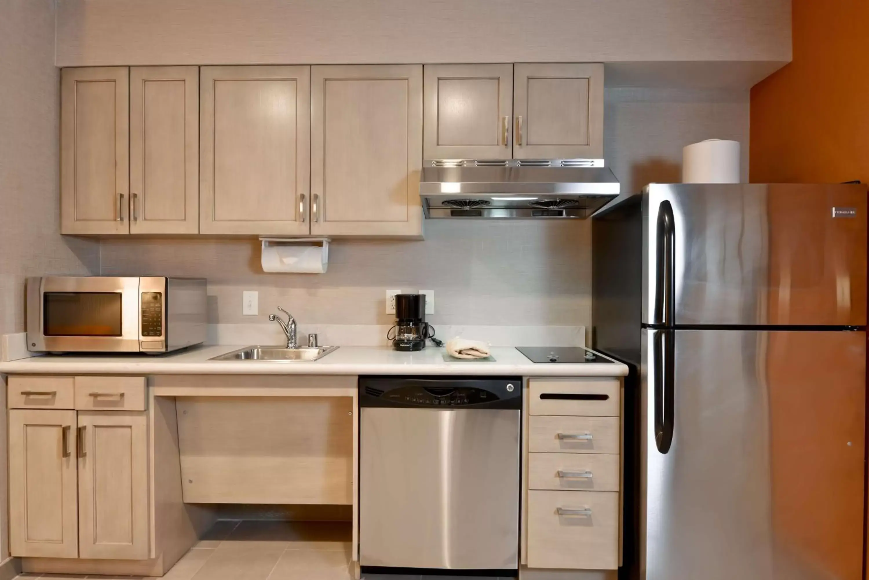 Kitchen or kitchenette, Kitchen/Kitchenette in Homewood Suites by Hilton Anaheim Conv Ctr/Disneyland Main