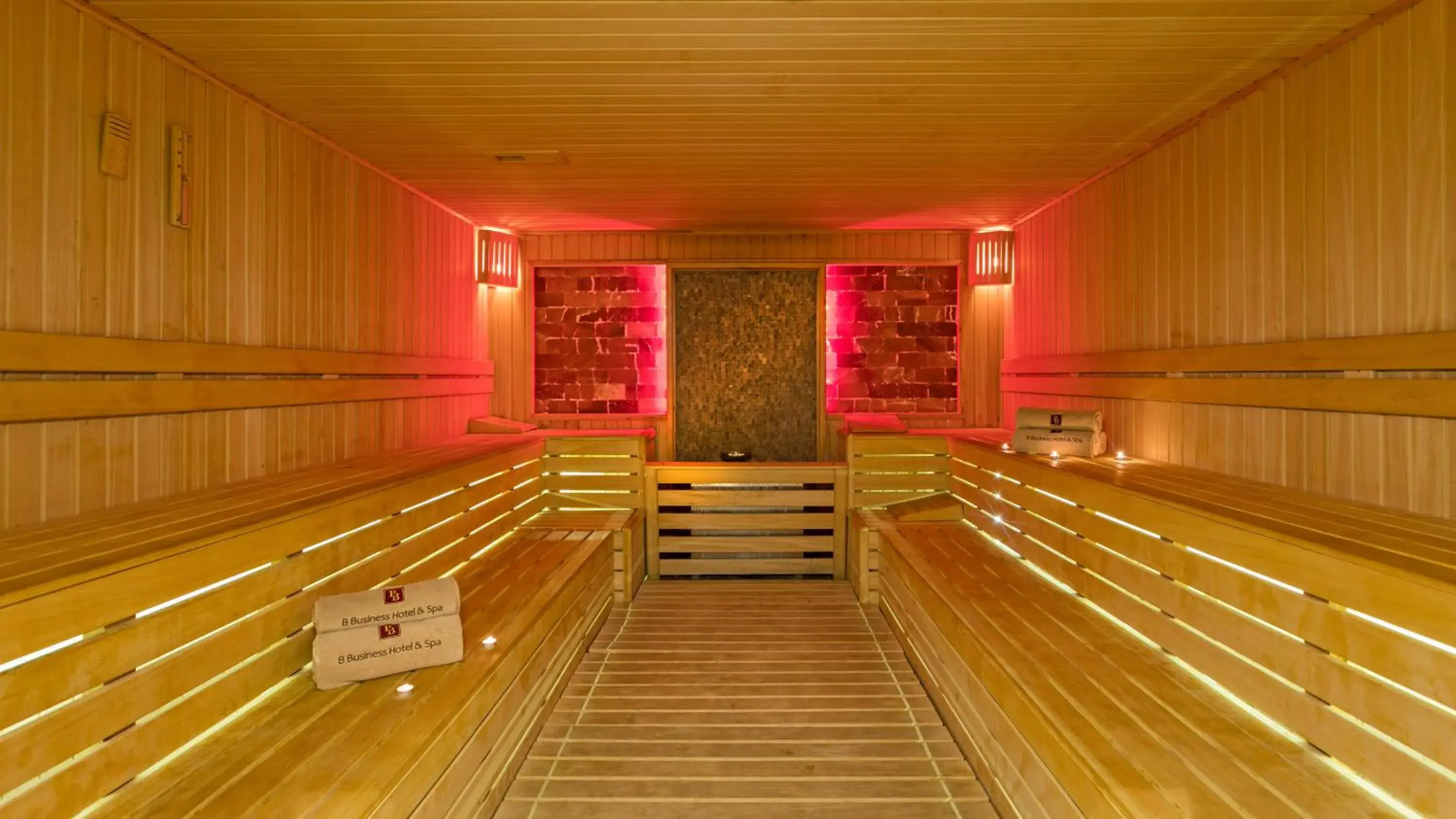 Sauna in B Business Hotel & Spa