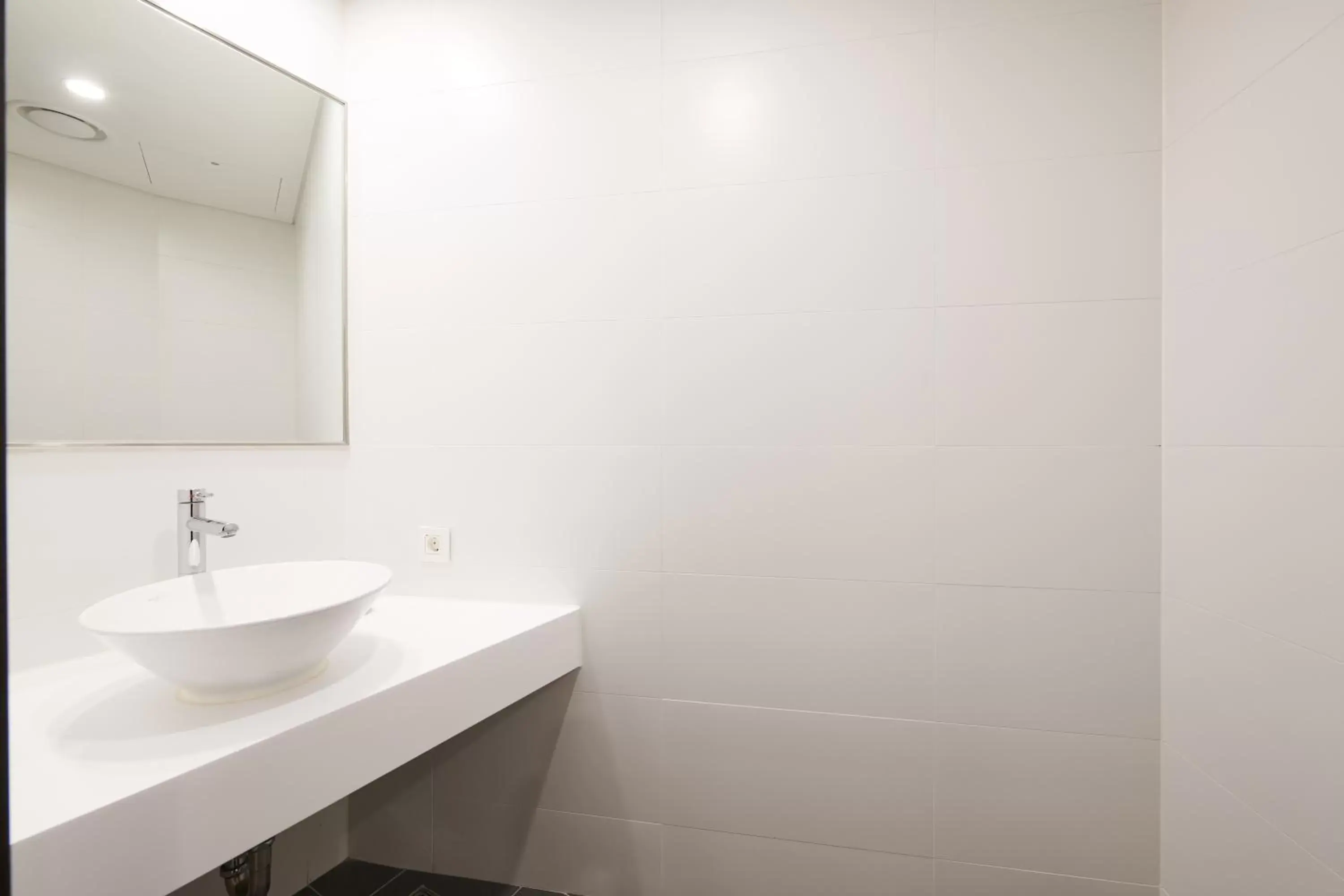 Toilet, Bathroom in Nine Tree Premier Hotel Myeongdong 2