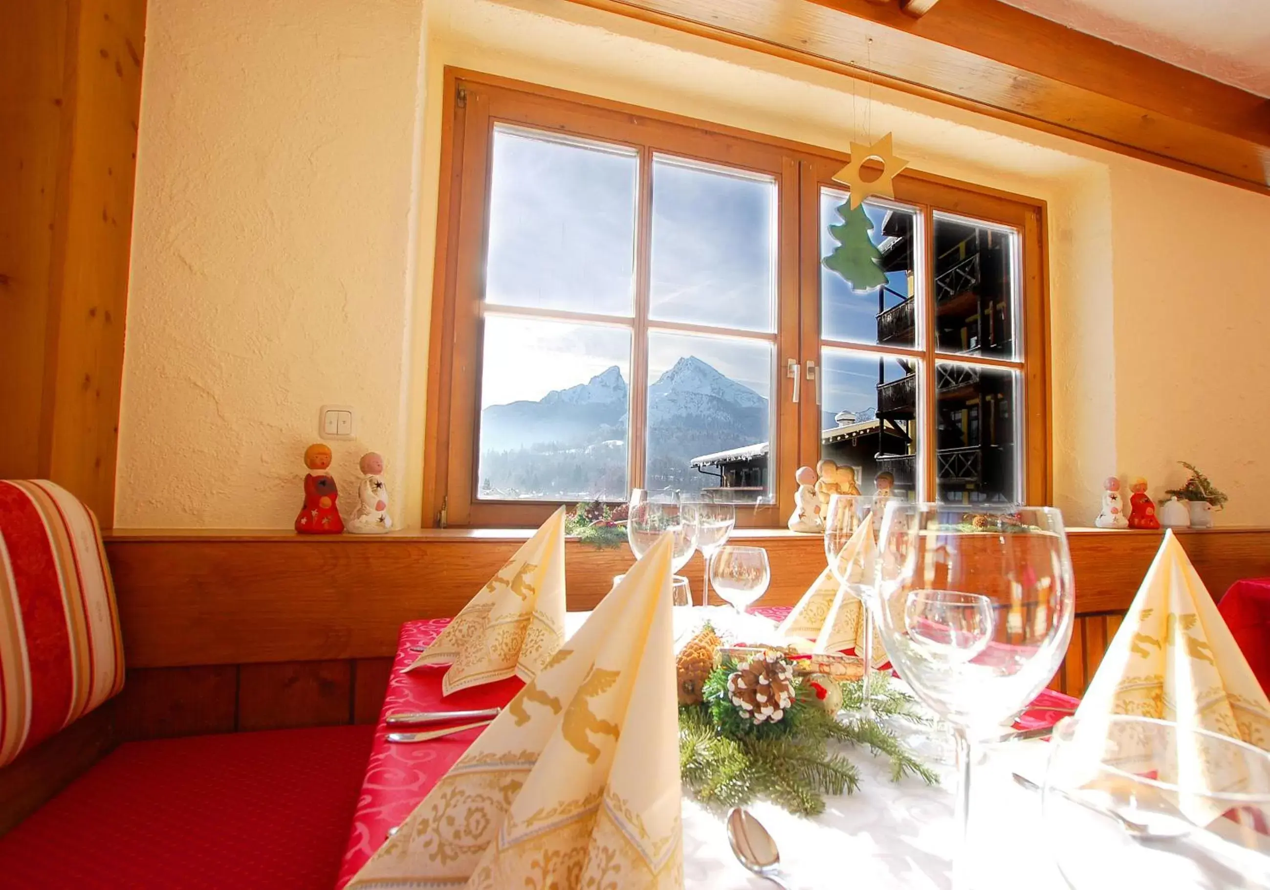 Restaurant/places to eat, Mountain View in Hotel AlpinaRos