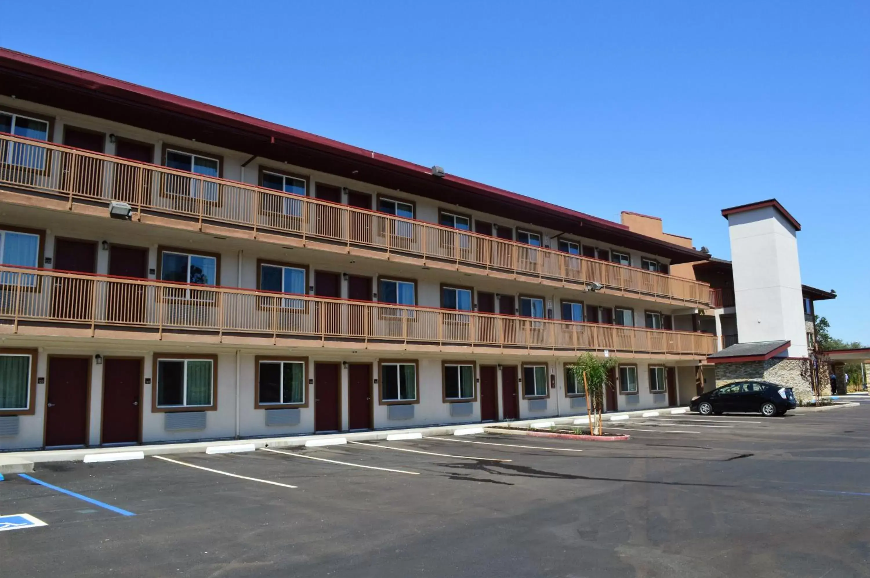 Property Building in Red Roof Inn & Suites Sacramento North