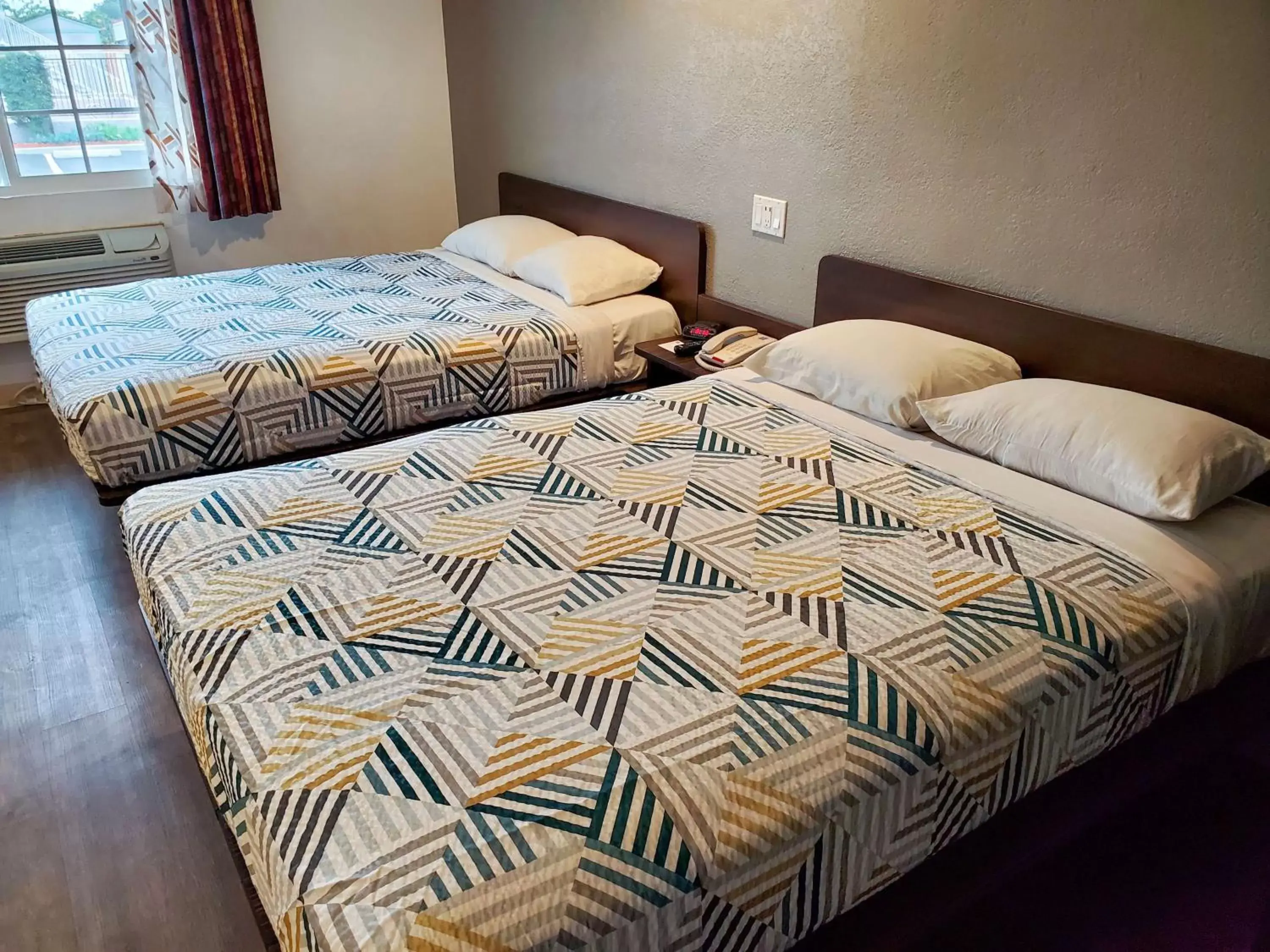 Photo of the whole room, Bed in Studio 6-National City, CA - Naval Base San Diego Photo of the whole room, Bed in Studio 6-National City, CA - Naval Base San Diego