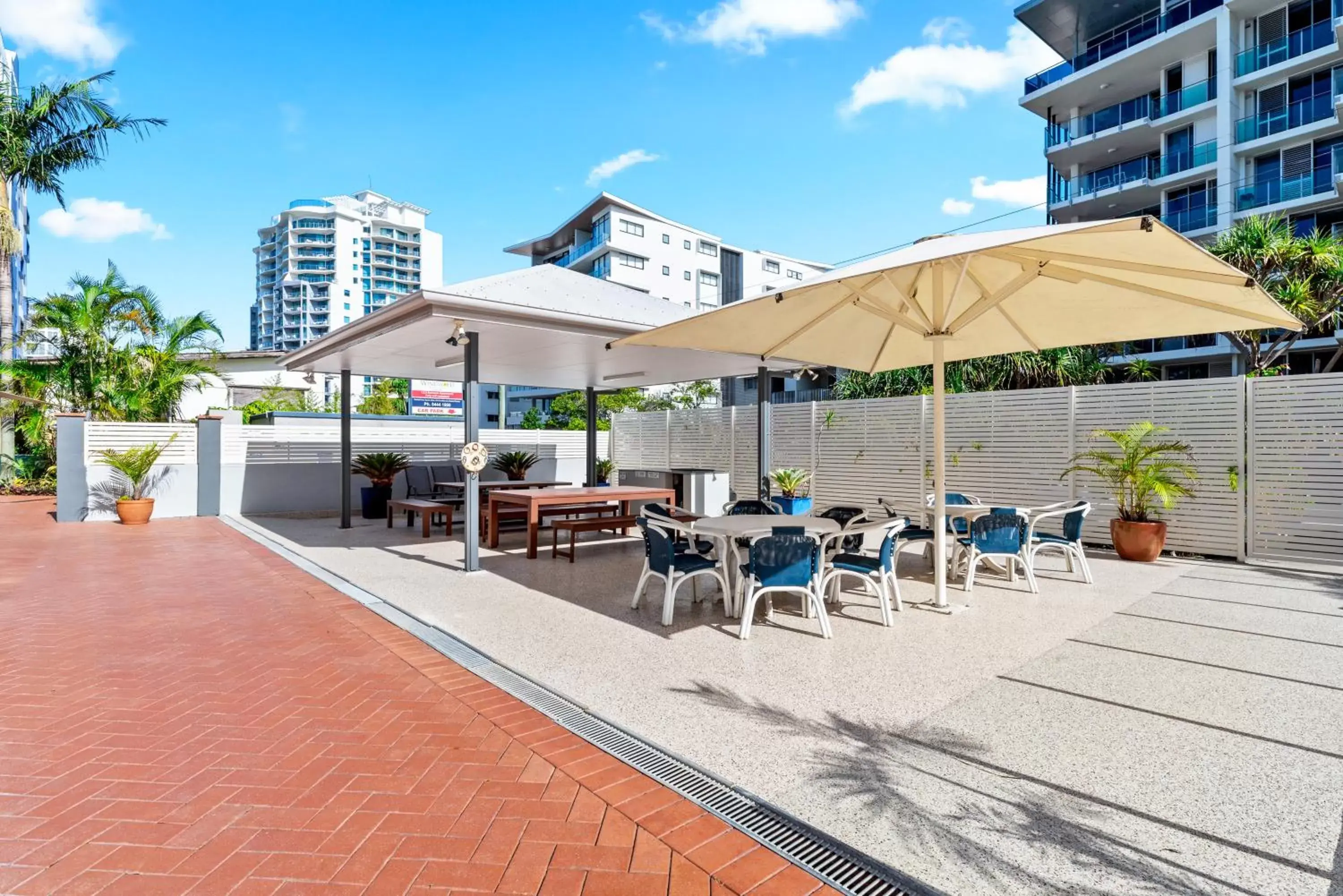 BBQ facilities in Windward Apartments