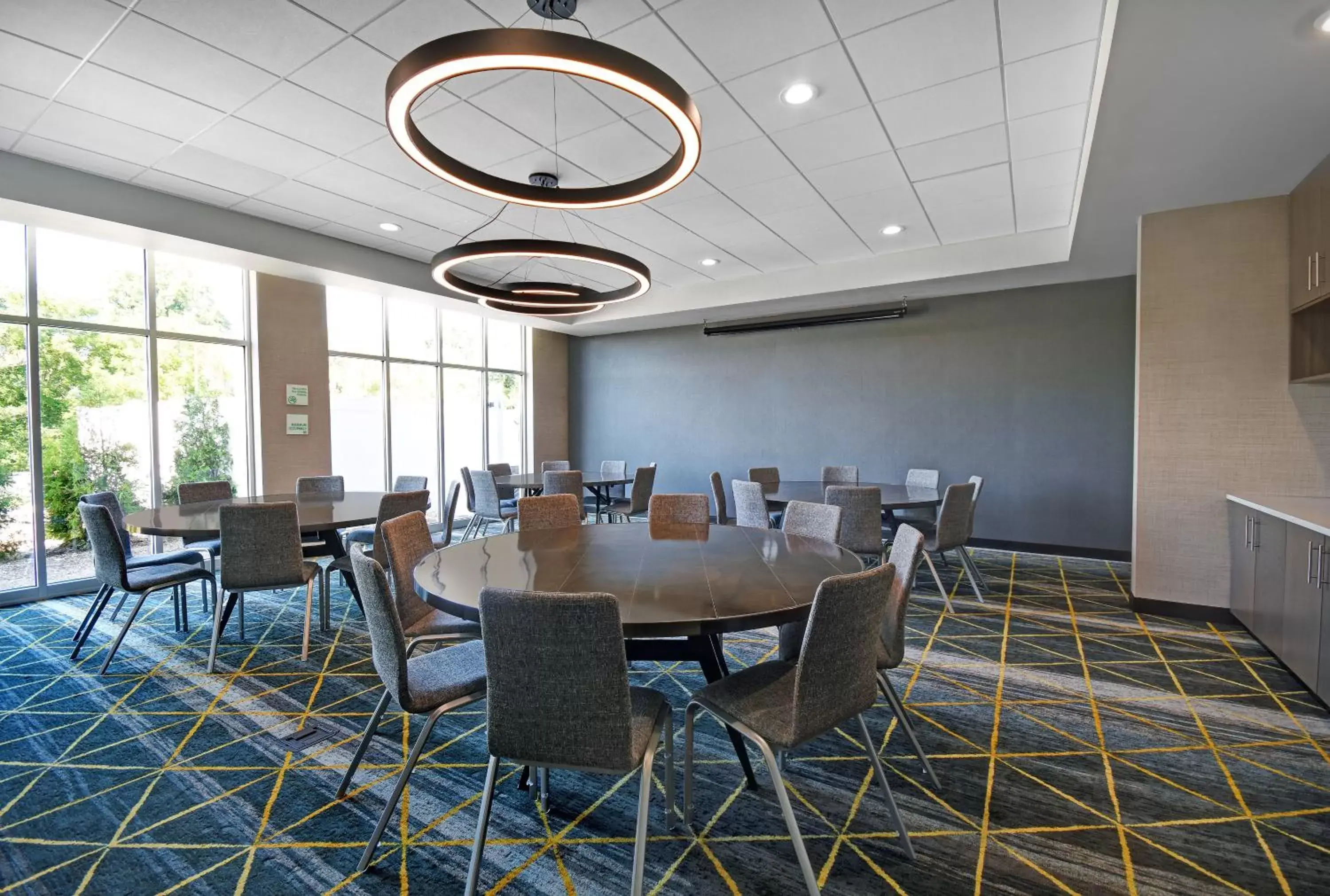 Meeting/conference room, Dining Area in Holiday Inn Grand Rapids North - Walker, an IHG Hotel