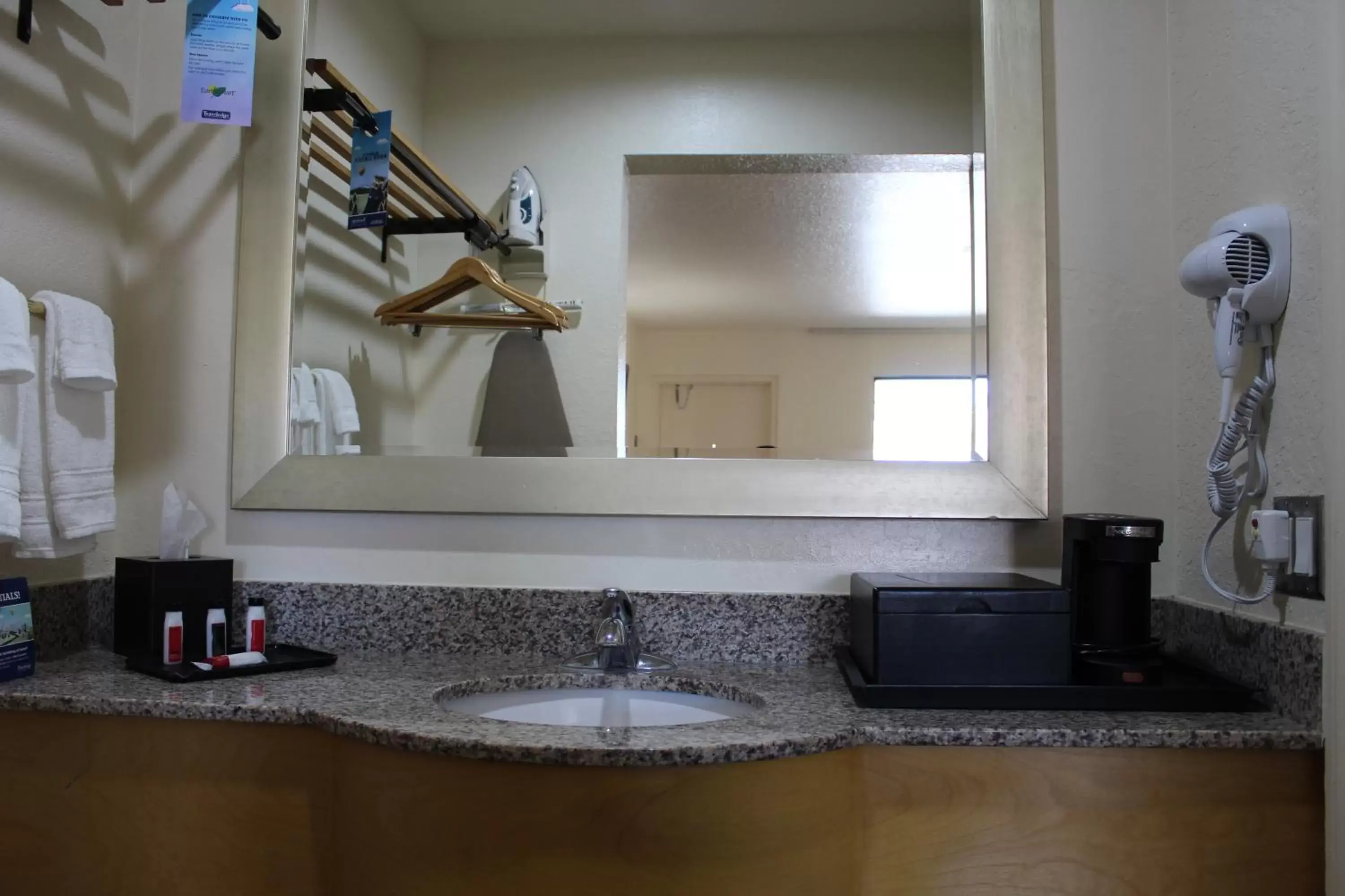 Bathroom in Travelodge by Wyndham Florida City/Homestead/Everglades