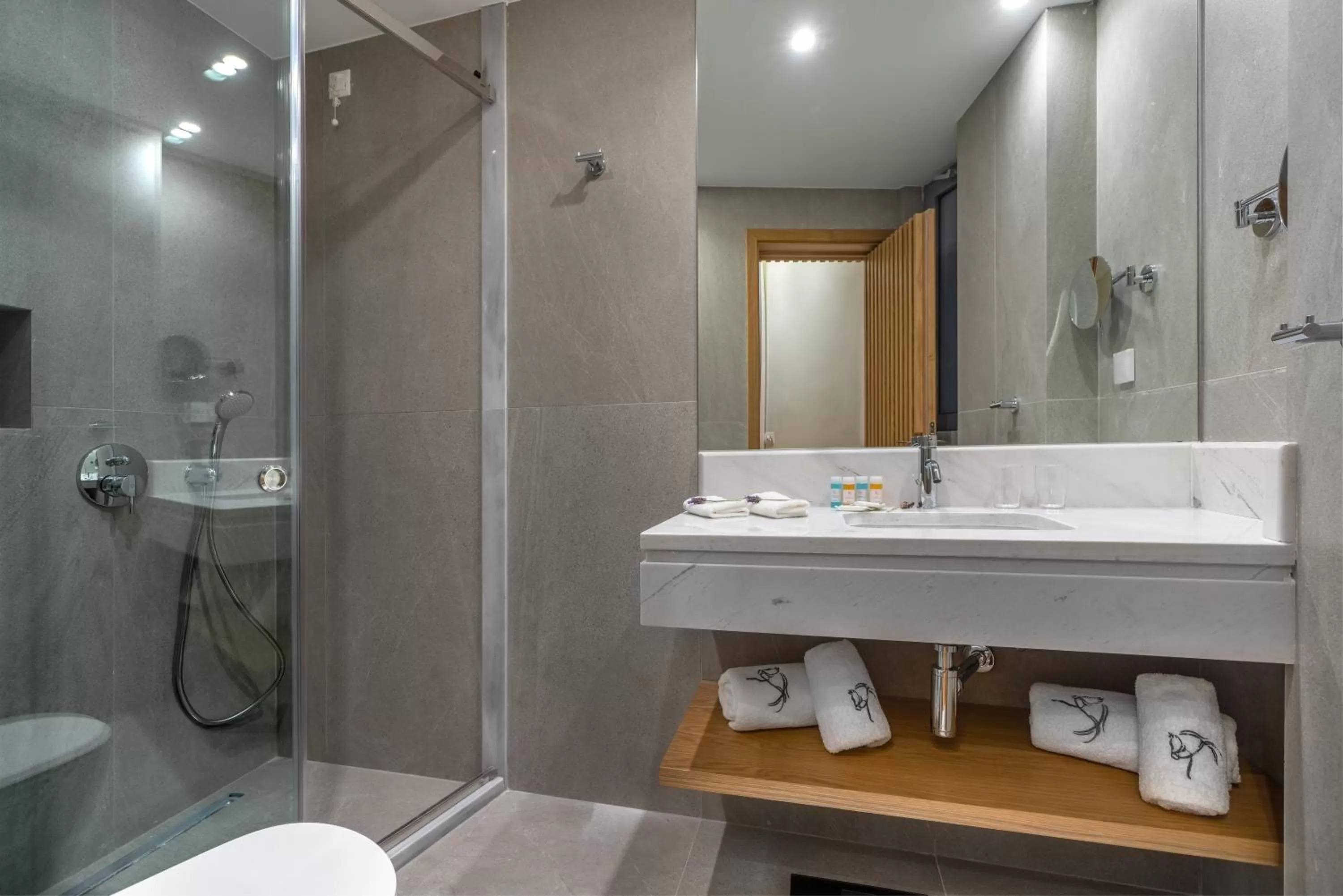 Bathroom in Glyfada Riviera Hotel