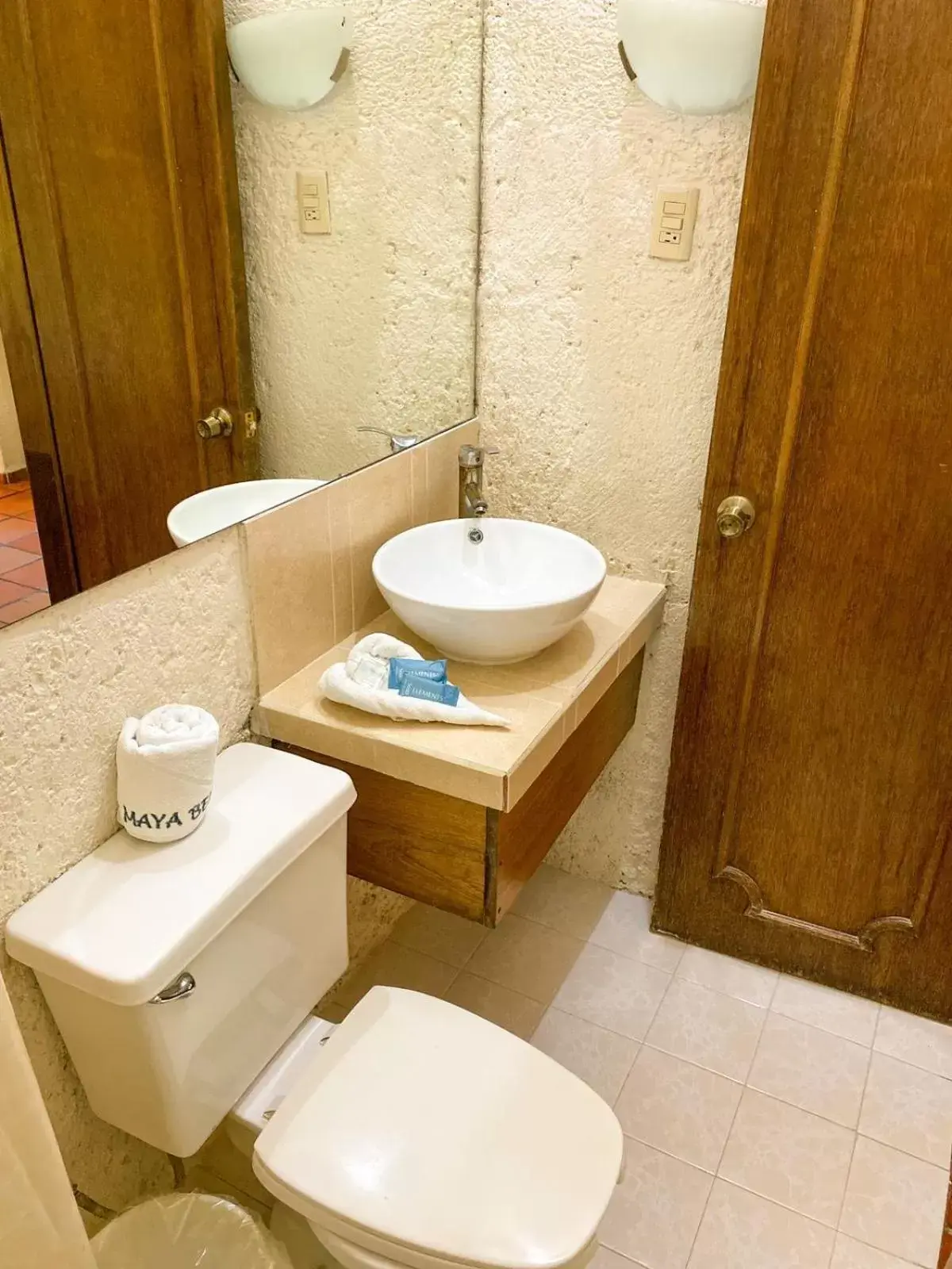 Bathroom in Hotel Maya Bell