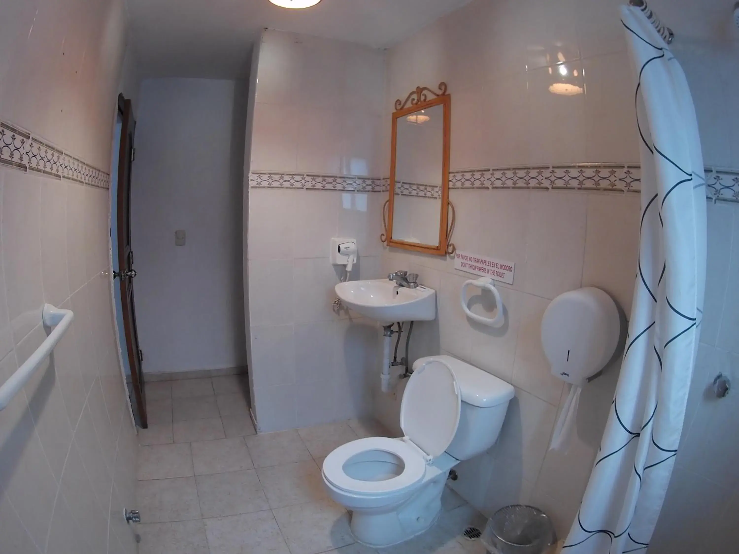 Bathroom in Hotel Maison Gautreaux