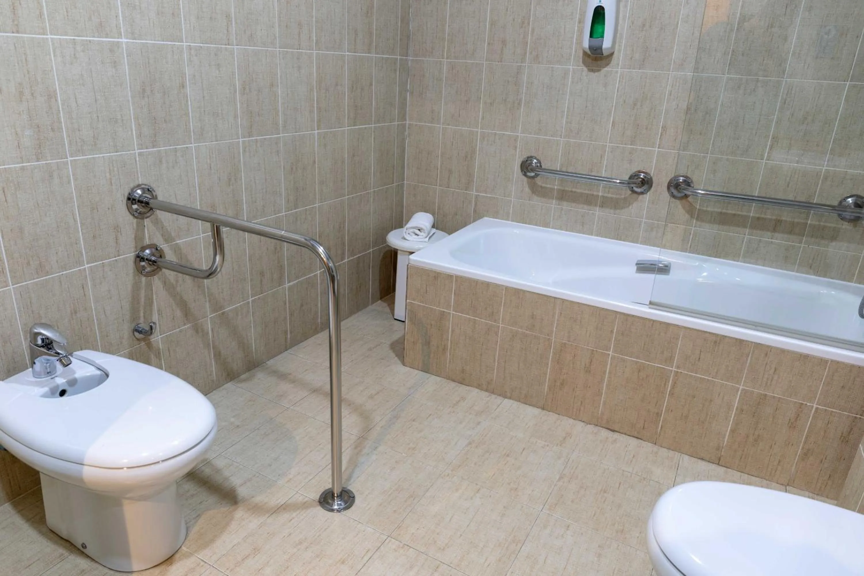 Bathroom in Hotel Alda Cardeña