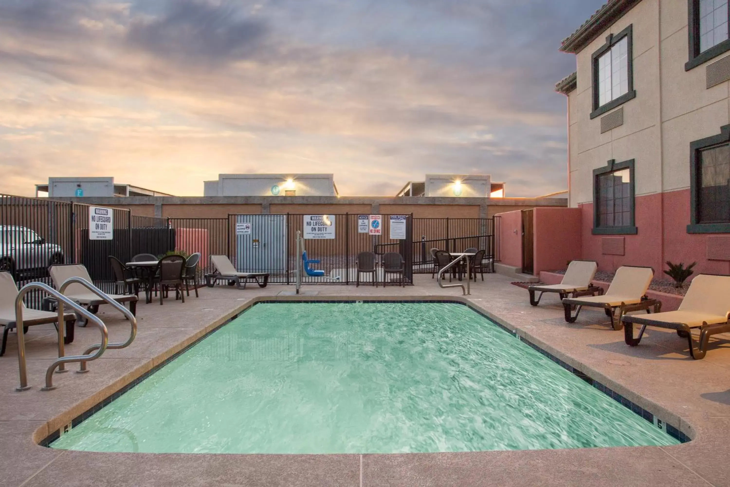 Activities, Swimming Pool in Baymont by Wyndham Phoenix I-10 near 51st Ave
