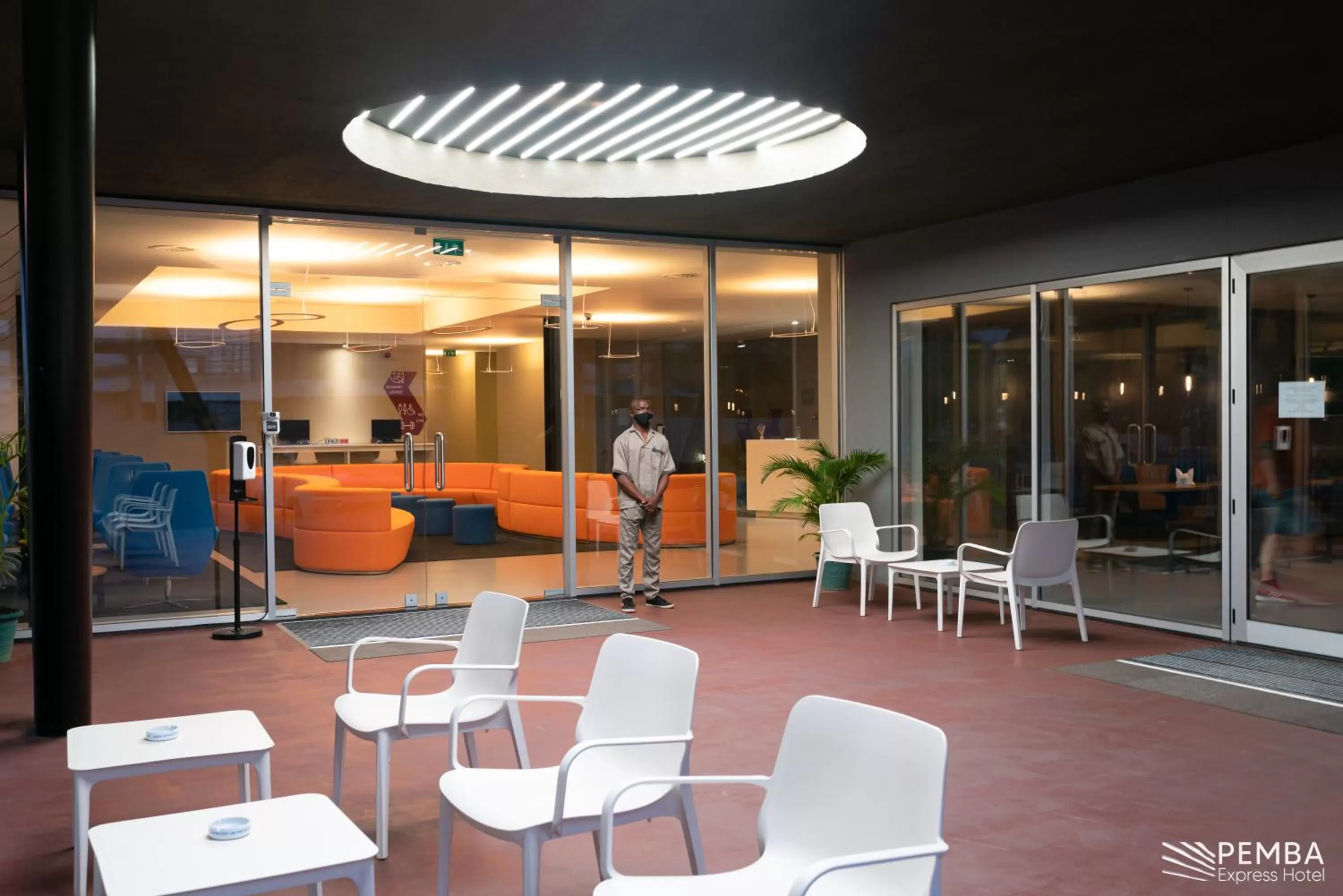 Facade/entrance in Pemba Express Hotel