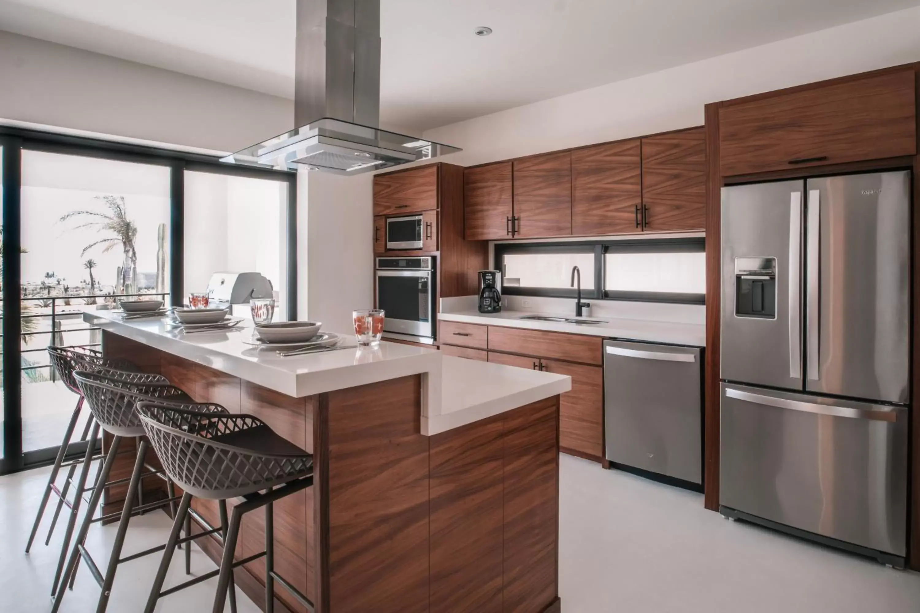 Kitchen or kitchenette, Kitchen/Kitchenette in Cerritos Surf Residences