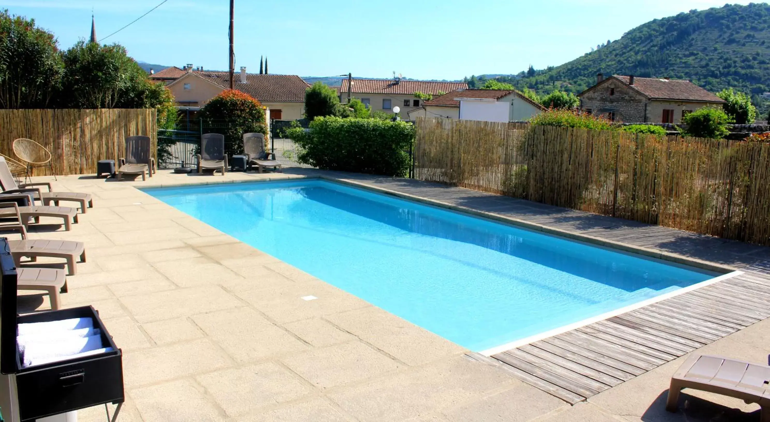 Swimming Pool in Hotel Le Vanséen
