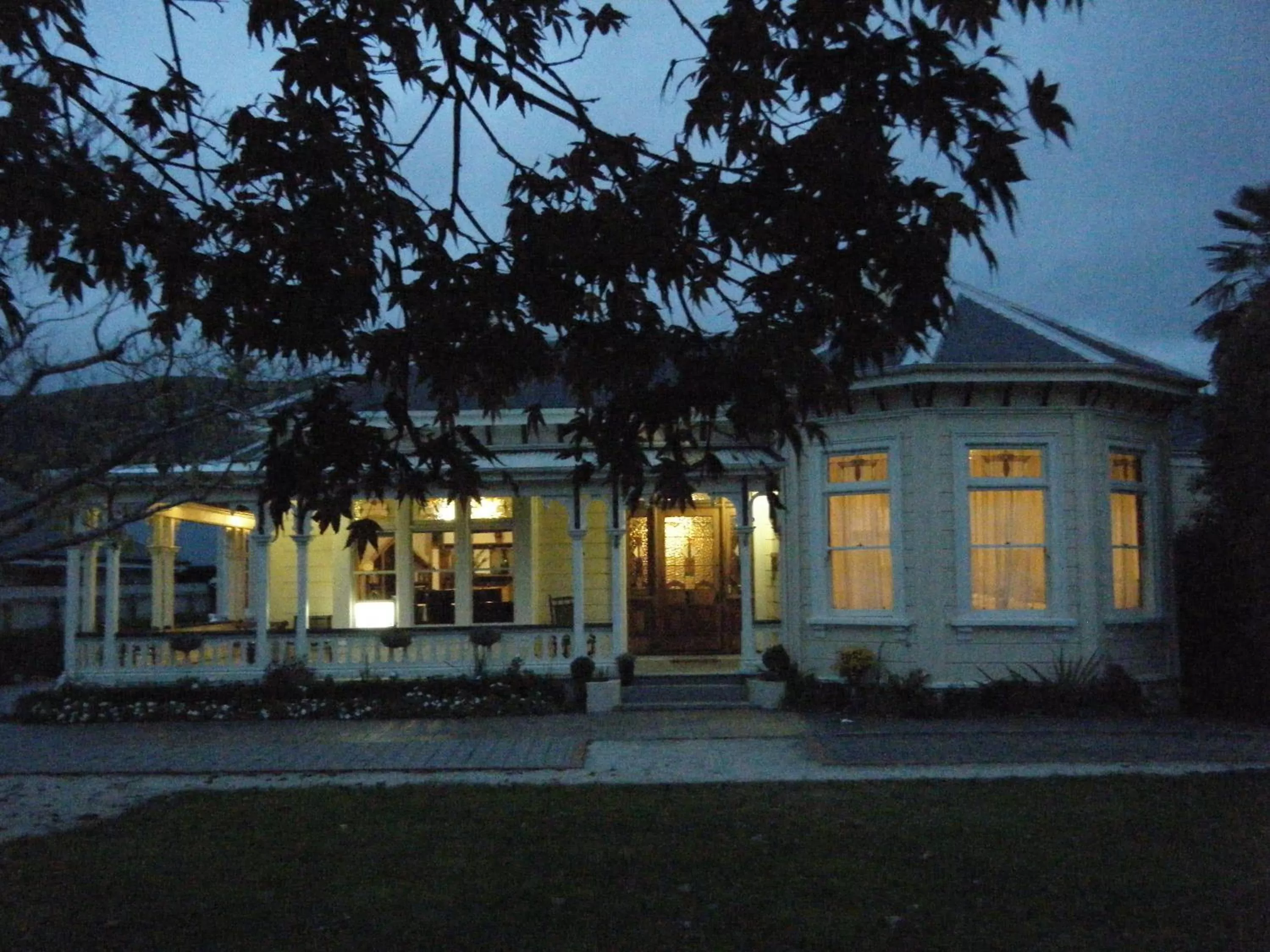 Property Building in Collingwood Manor