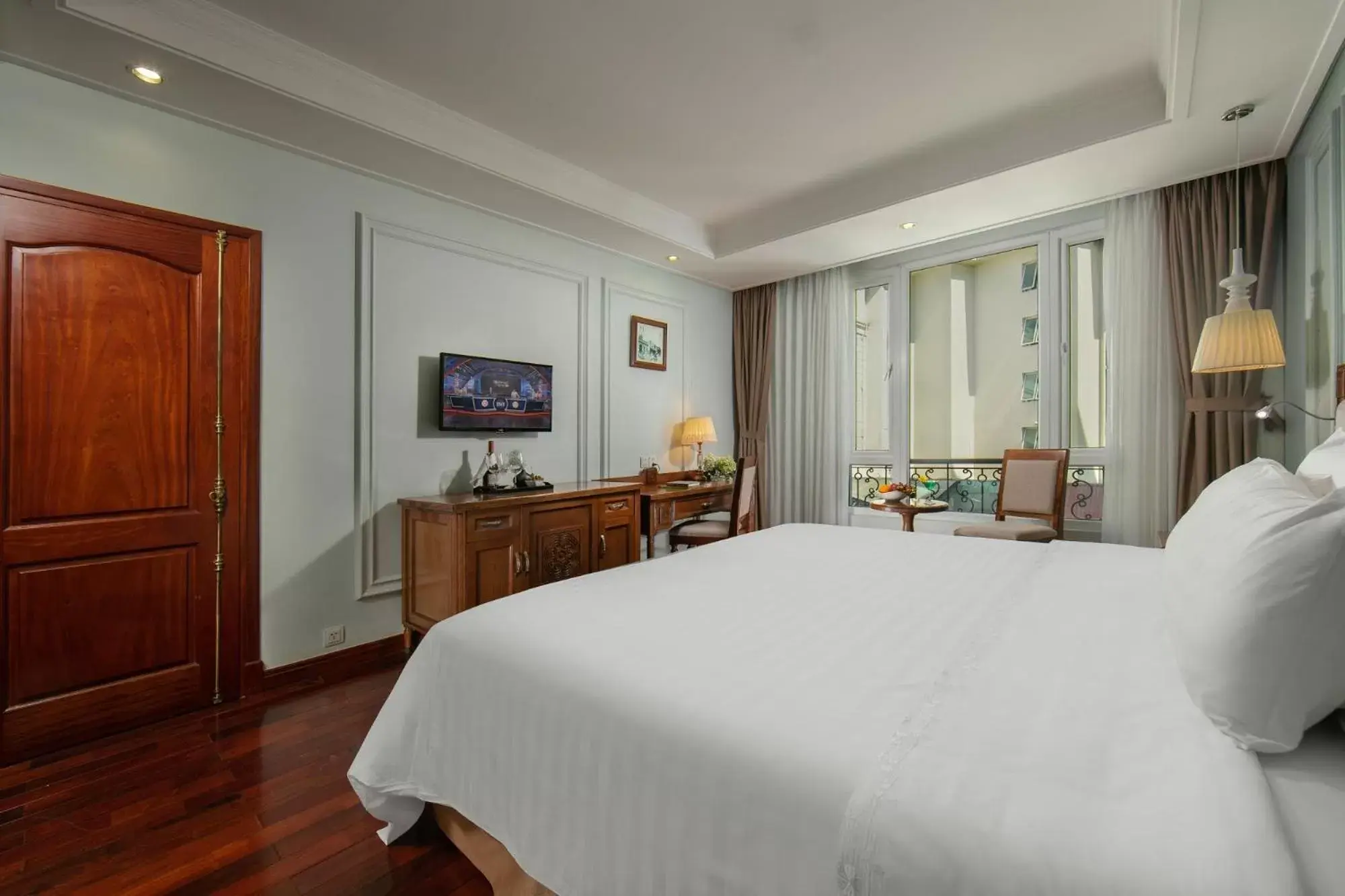 Bedroom in Hanoi Pearl Hotel