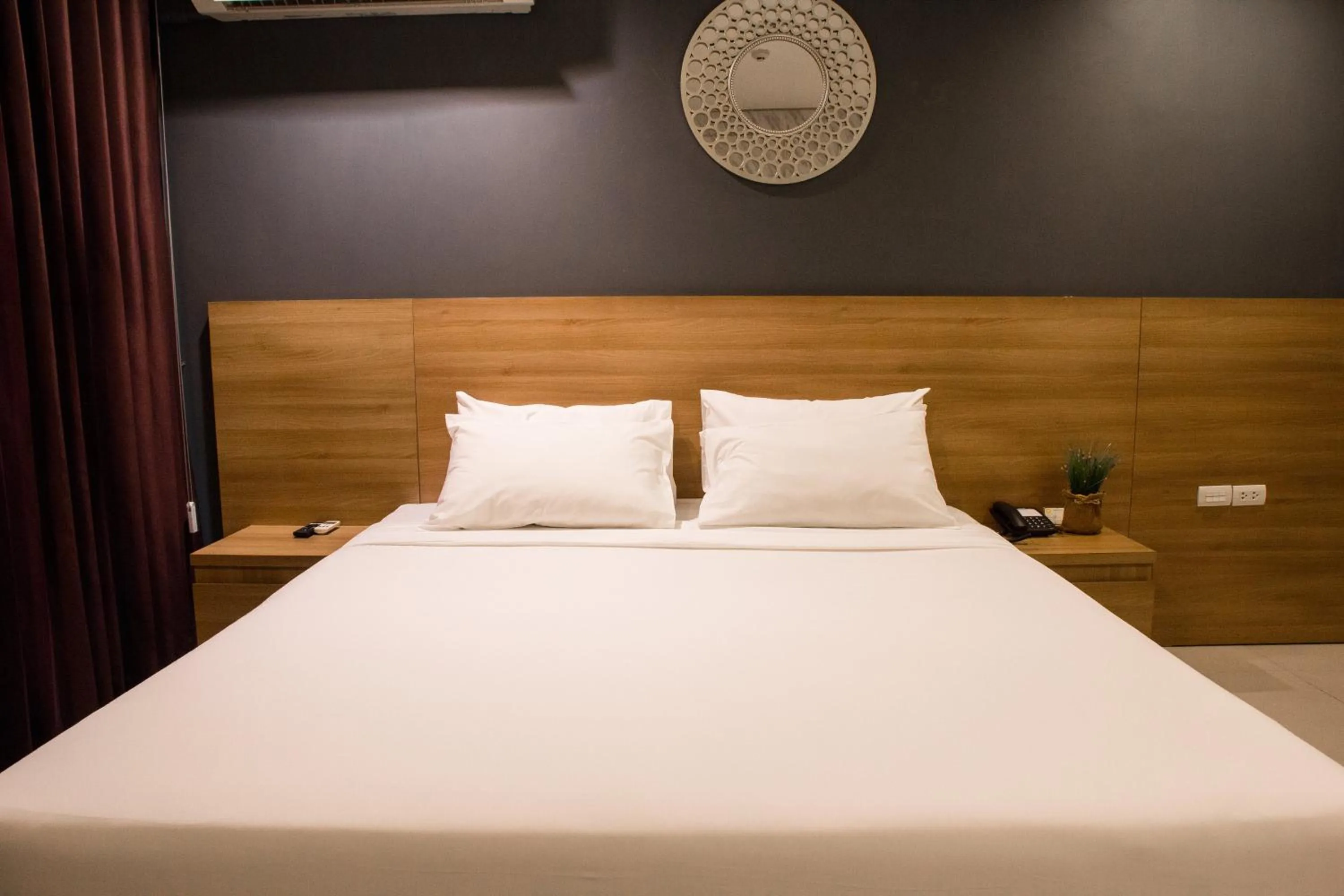 Bed in Marigold Sukhumvit - Free Shuttle to BTS Bearing Station