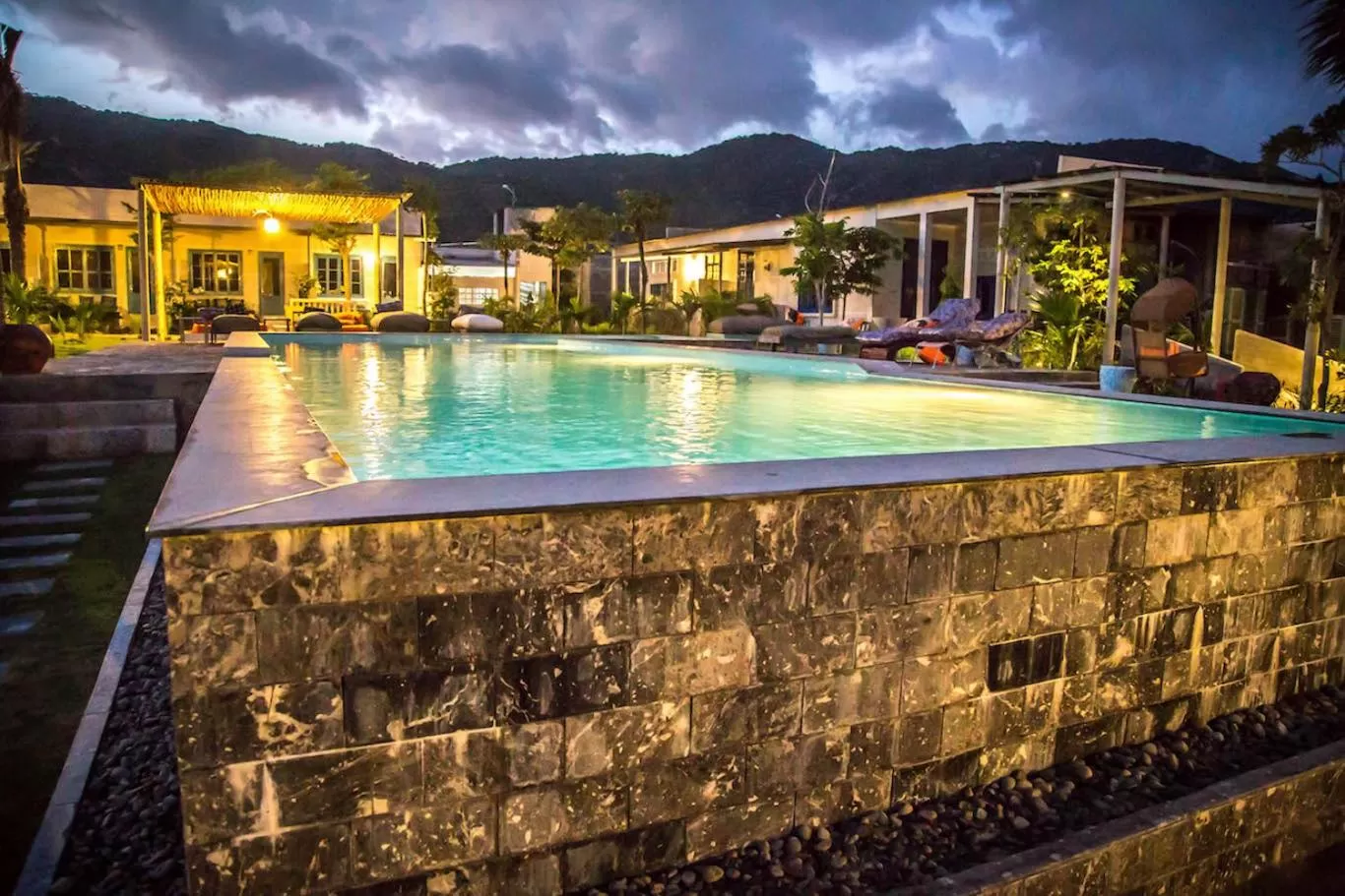 Property building, Swimming Pool in Sorrento Beach Club & Kite Village