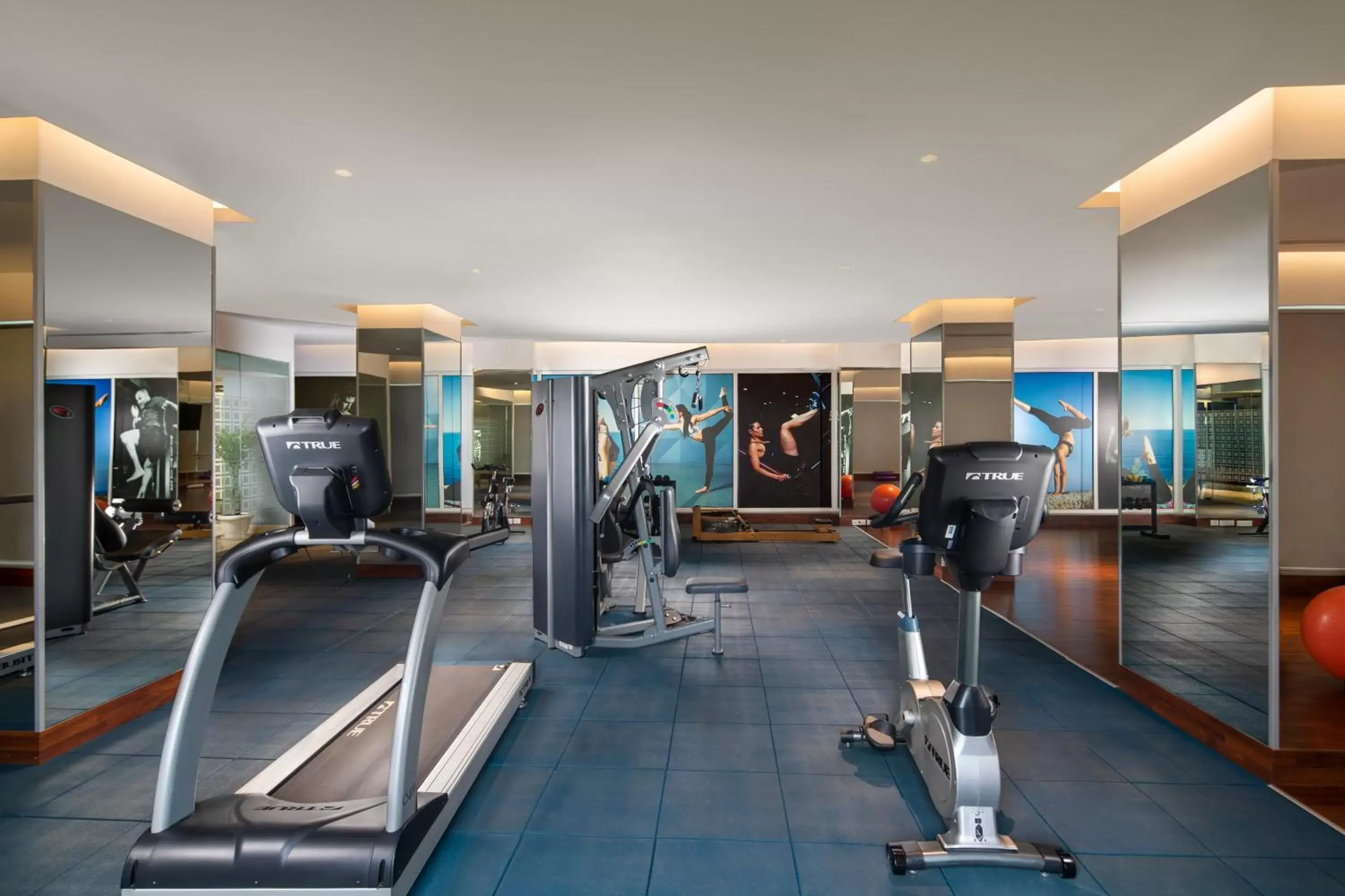 Fitness centre/facilities in Sandal Suites by Lemon Tree Hotels Fitness centre/facilities in Sandal Suites by Lemon Tree Hotels