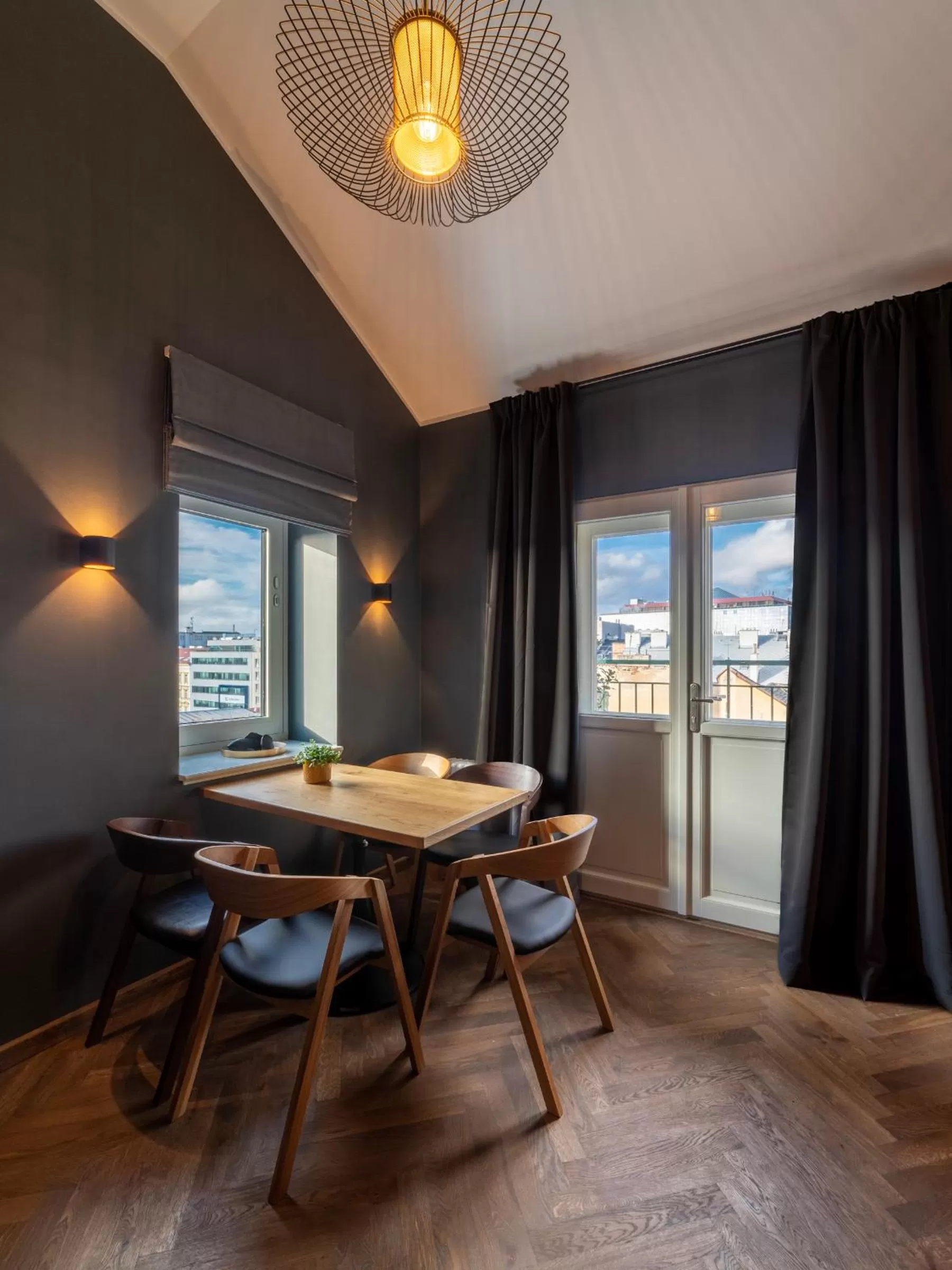 Photo of the whole room in The Viaduct - Suites & More