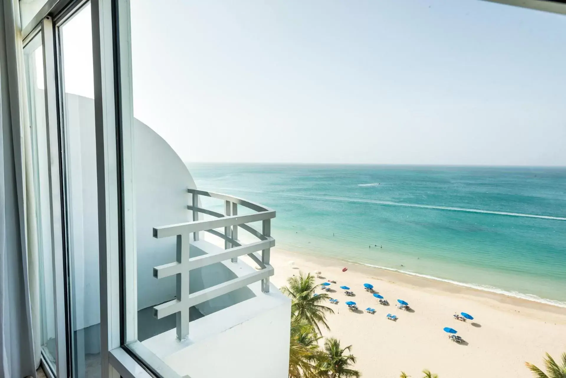 Balcony/Terrace, Sea View in San Juan Water & Beach Club Hotel