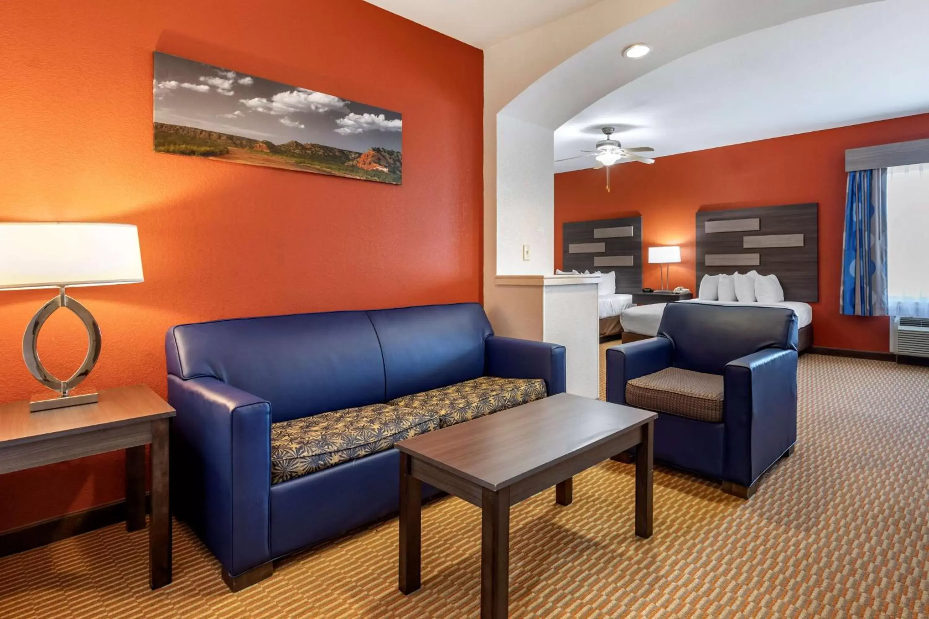 Photo of the whole room, Seating Area in Best Western Palo Duro Canyon Inn & Suites
