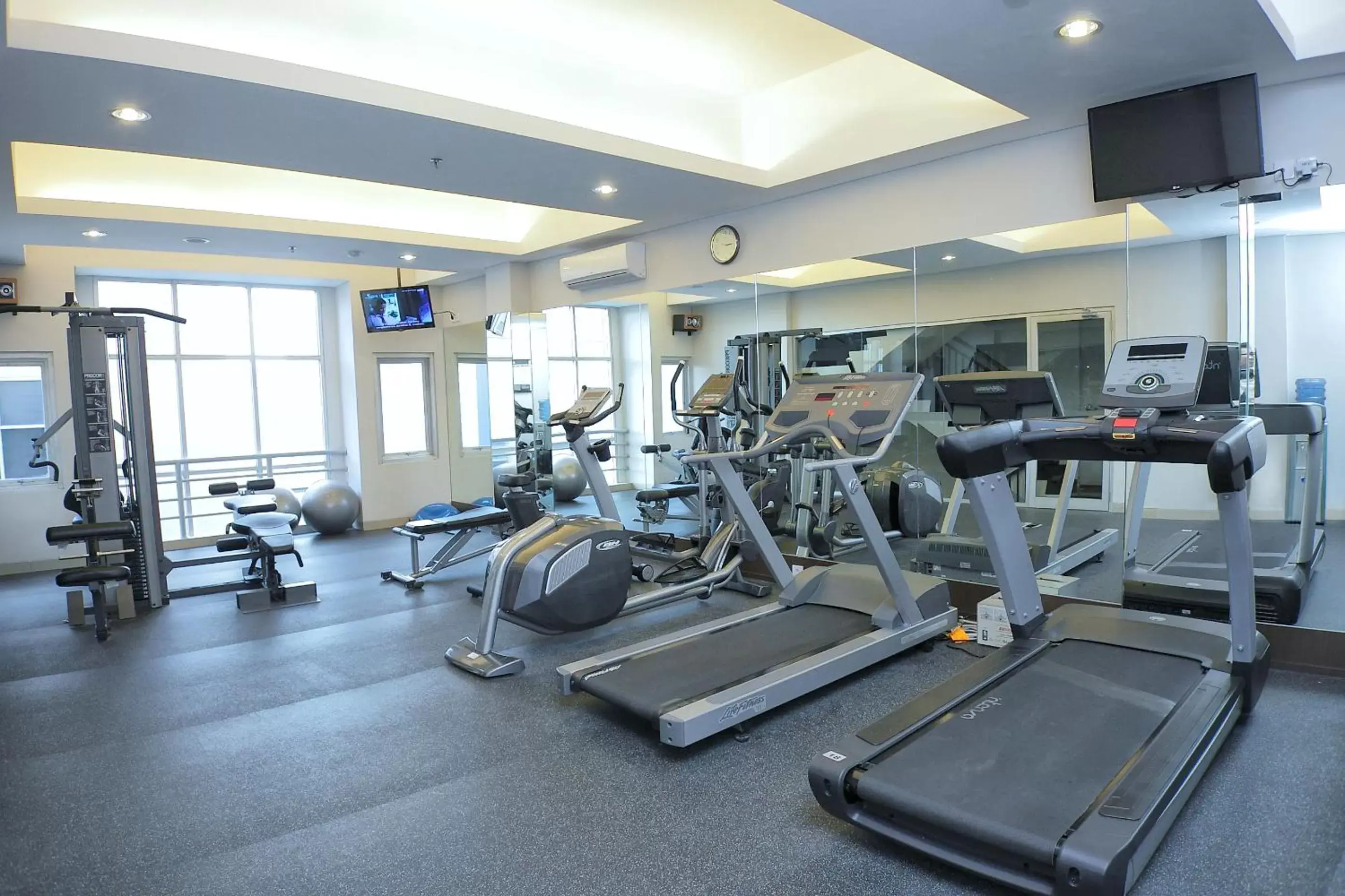 Fitness centre/facilities, Fitness Center/Facilities in Swiss-Belinn Balikpapan