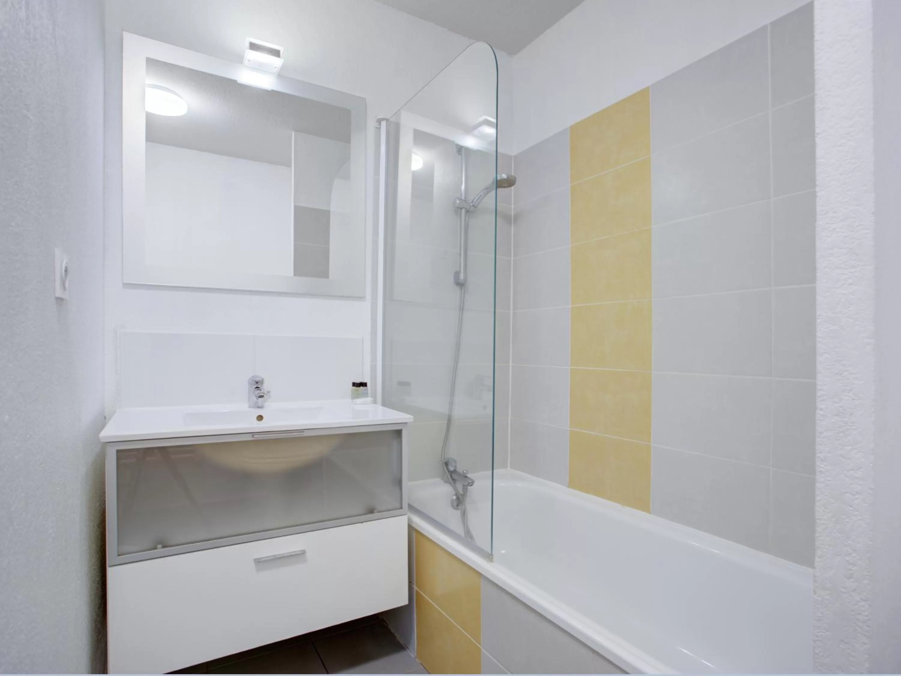 Bathroom in Vacancéole - Les demeures de la Massane - Argelès-sur-Mer