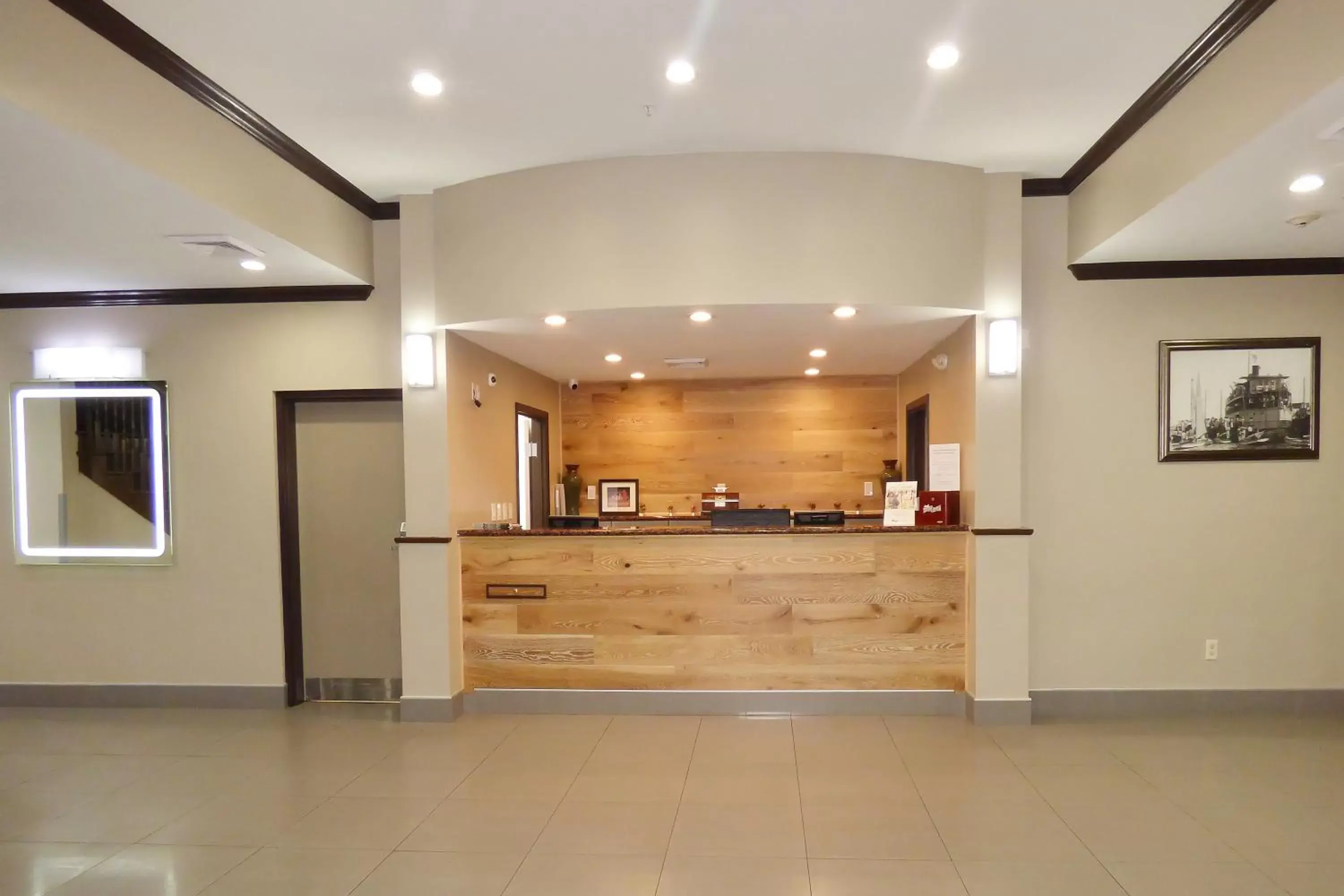 Lobby or reception in Country Inn & Suites by Radisson, Pensacola West, FL Lobby or reception in Country Inn & Suites by Radisson, Pensacola West, FL