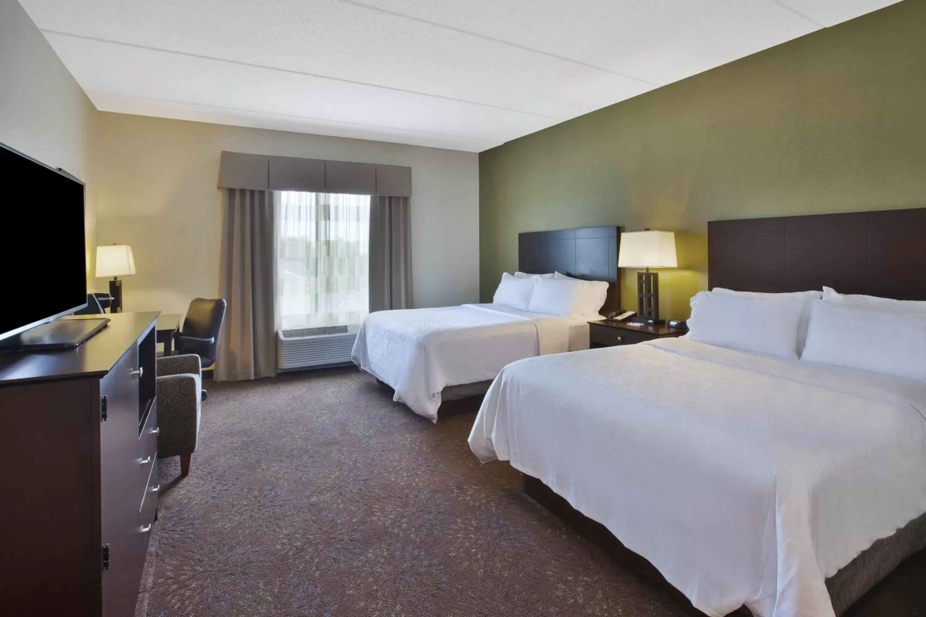 Photo of the whole room in Holiday Inn Express & Suites Geneva Finger Lakes, an IHG Hotel