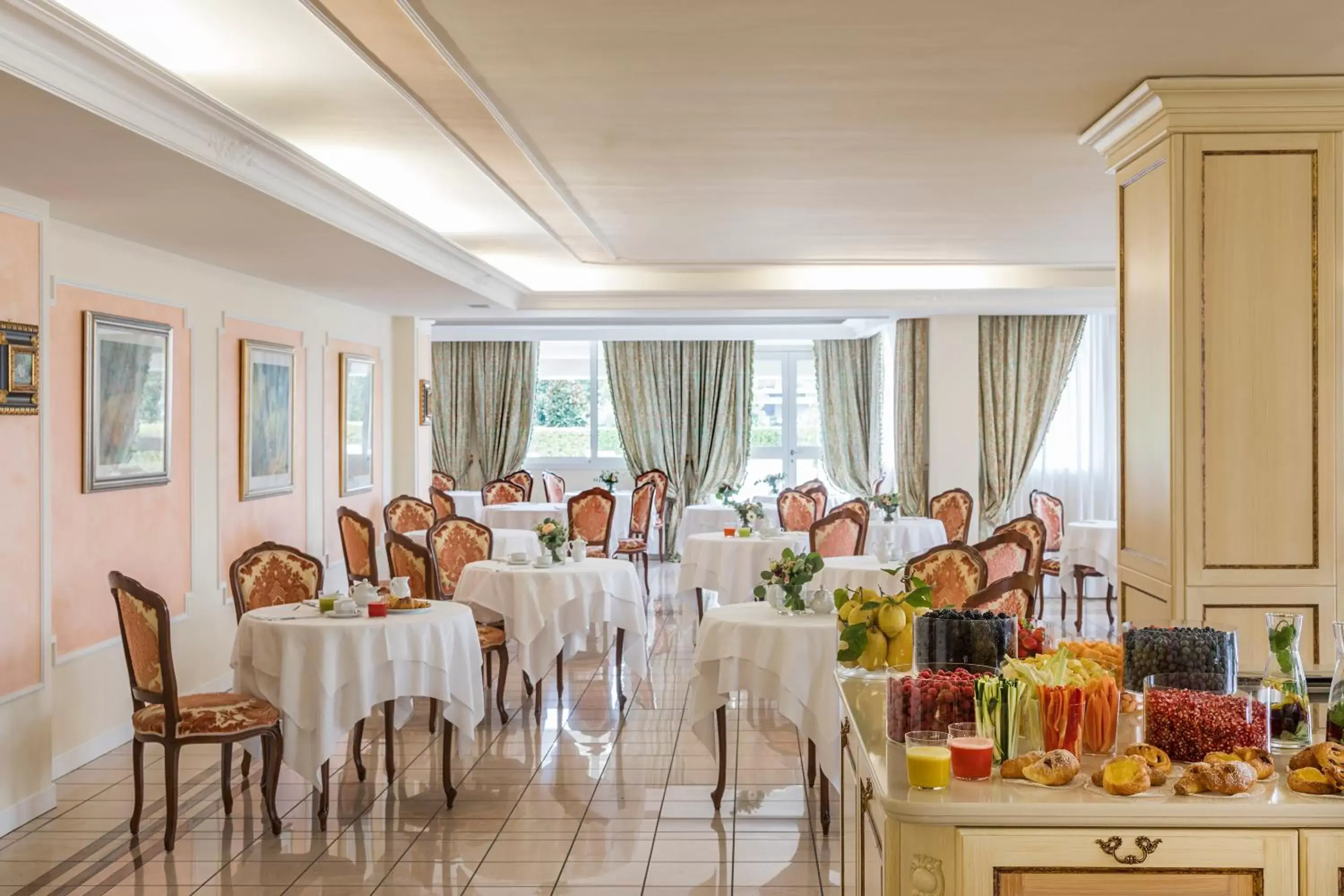 Restaurant/Places to Eat in Abano Grand Hotel