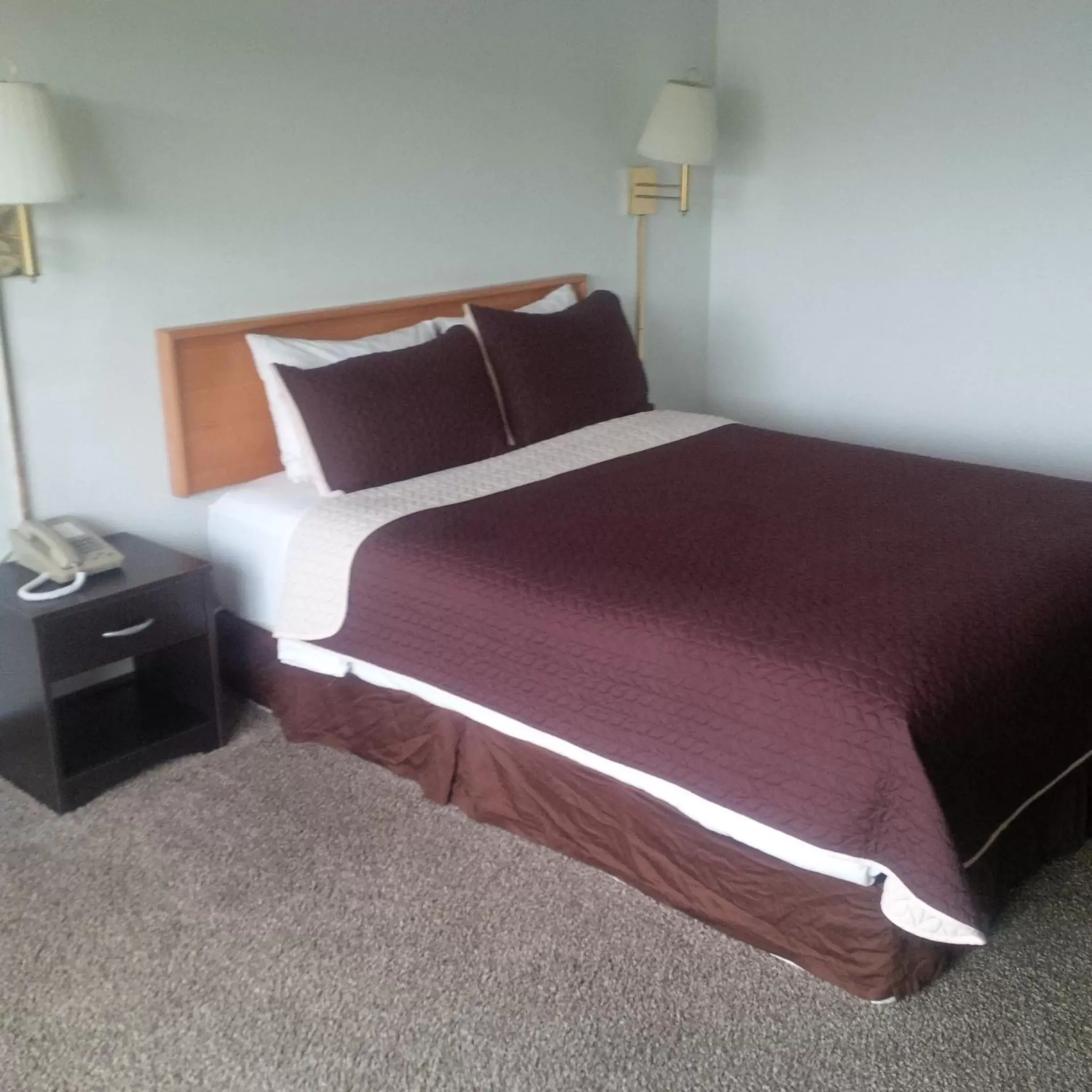 Bed in Alsi Resort Hotel