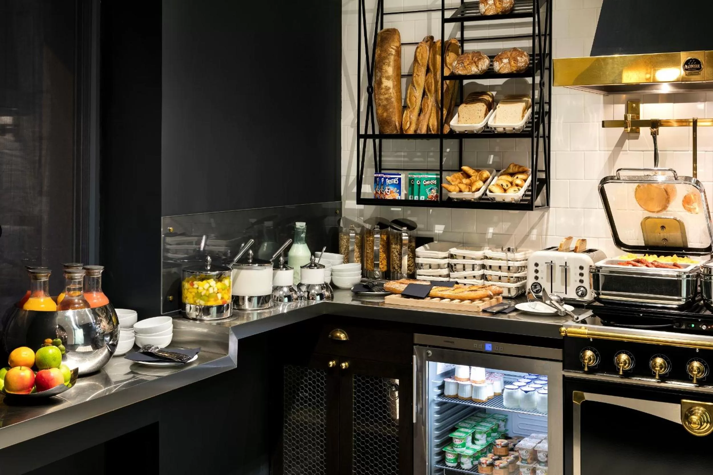 Buffet breakfast in Hôtel Square Louvois