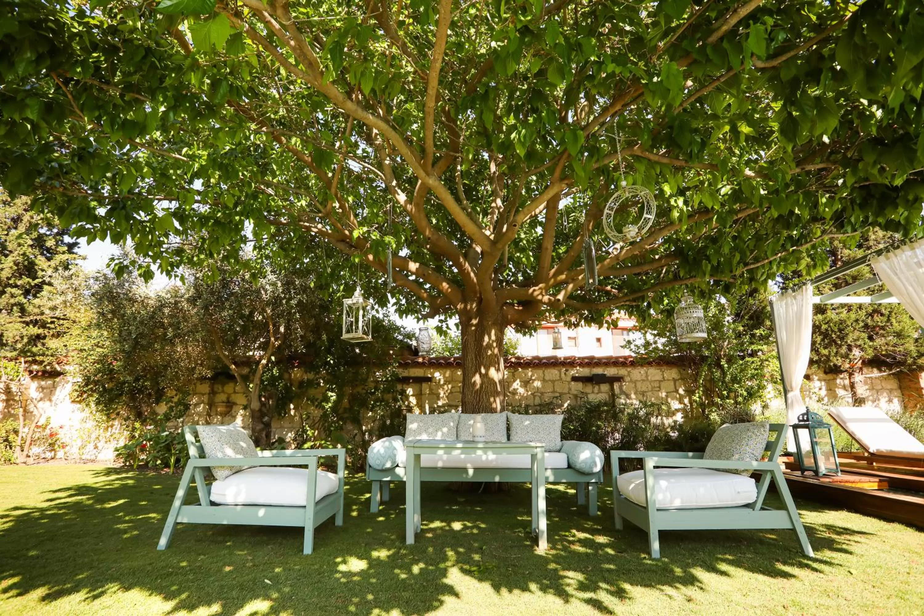 Patio, Garden in Cadde 75 Luxury Hotel - Alaçatı